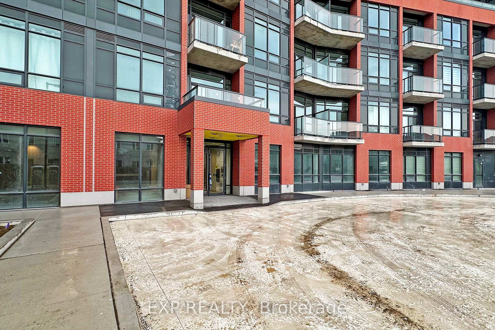 Photo 5 of Unit 217, 1010 Dundas Street E, Whitby, Blue Grass Meadows — HOMEH