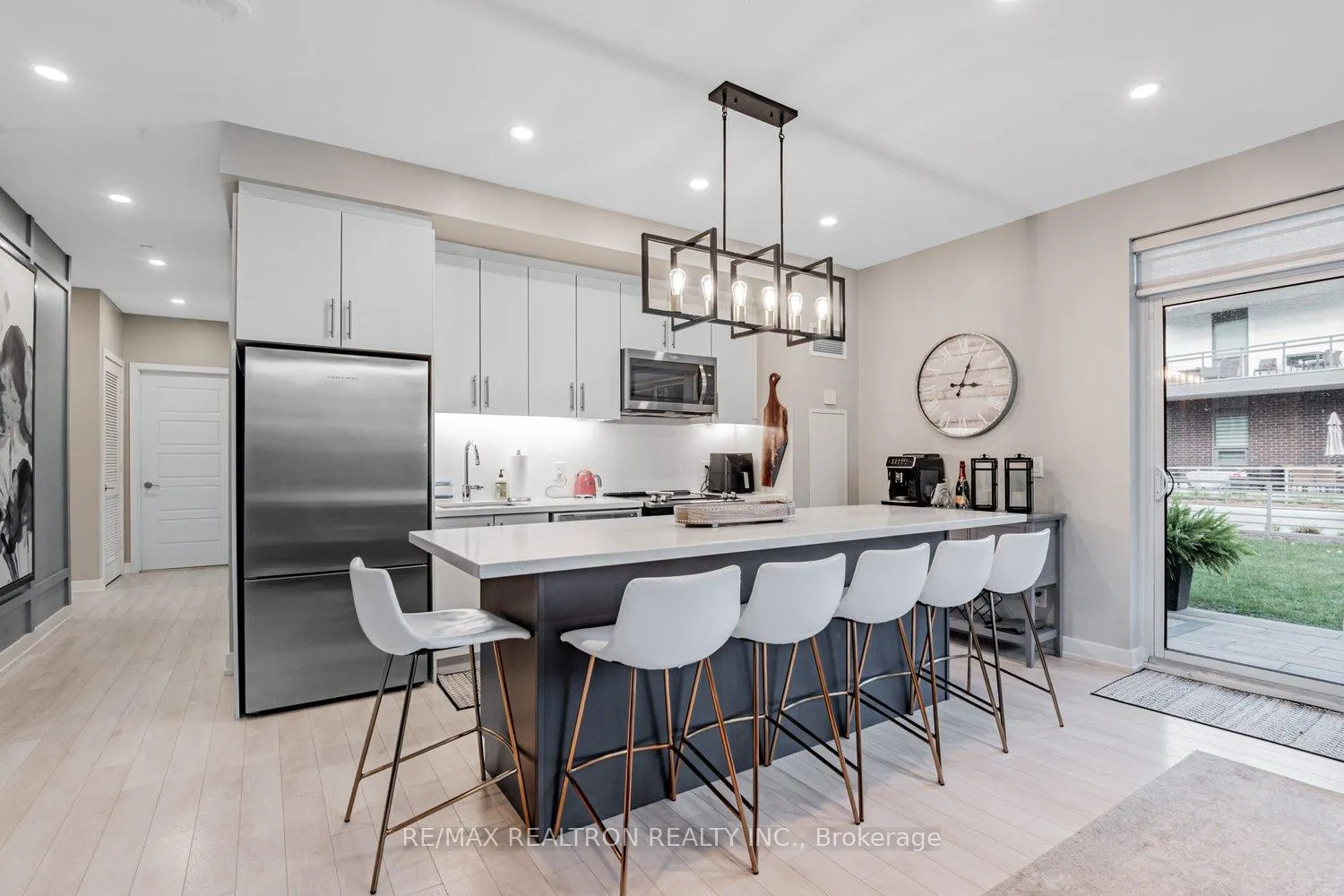 Photo 3 of Unit D124, 333 Sea Ray Avenue, Innisfil, Rural Innisfil — HOMEH