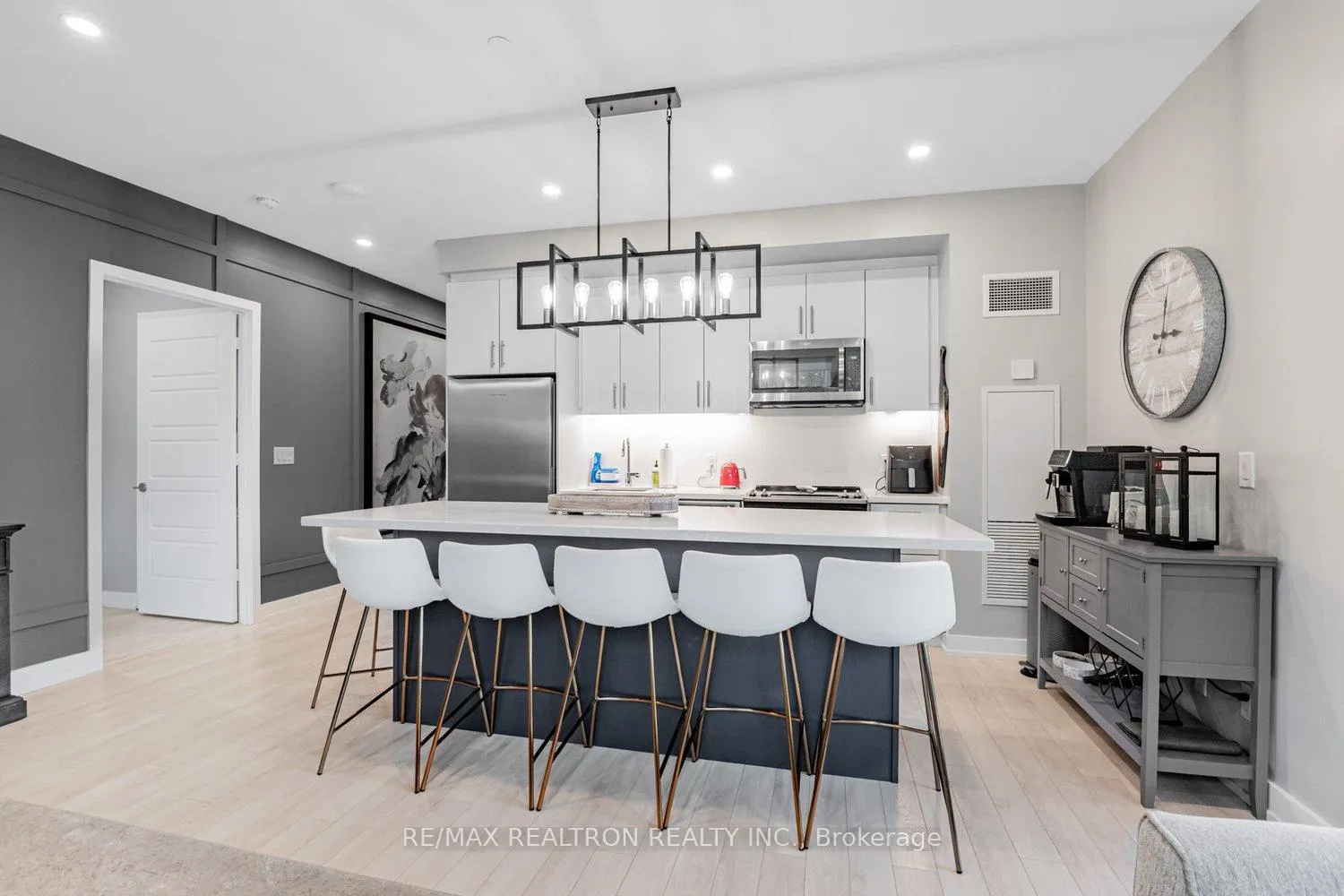 Photo 4 of Unit D124, 333 Sea Ray Avenue, Innisfil, Rural Innisfil — HOMEH