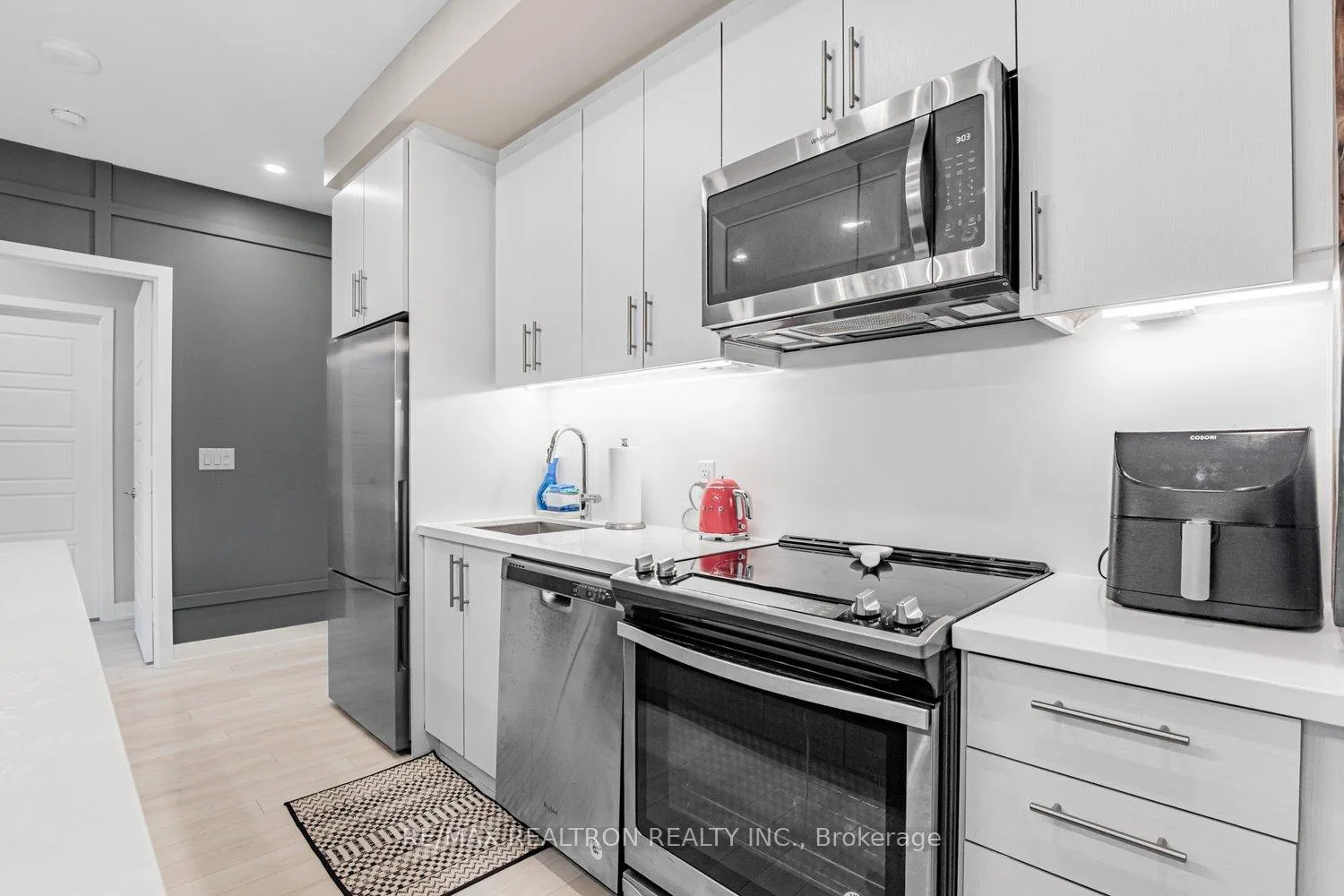 Photo 5 of Unit D124, 333 Sea Ray Avenue, Innisfil, Rural Innisfil — HOMEH