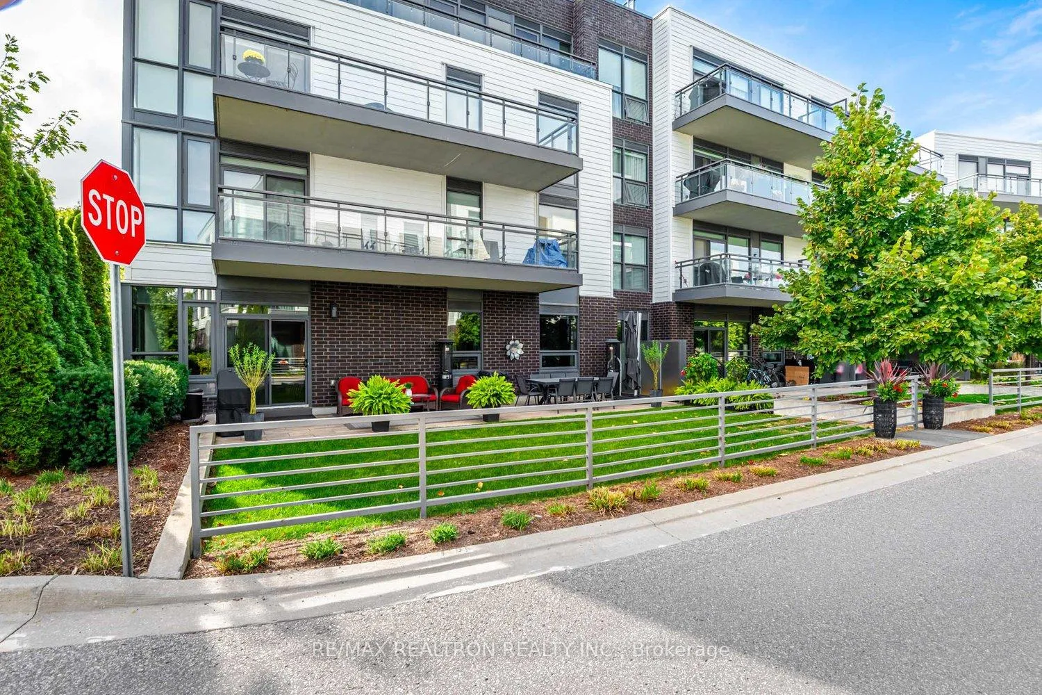 Photo 26 of Unit D124, 333 Sea Ray Avenue, Innisfil, Rural Innisfil — HOMEH