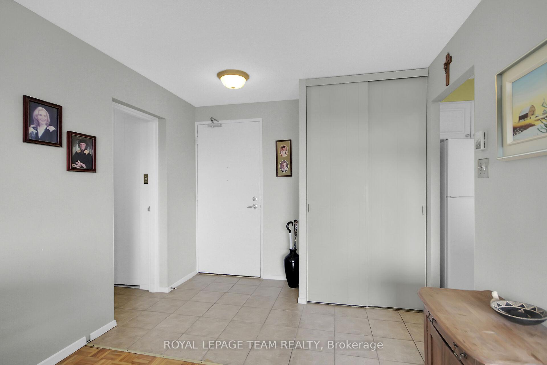 Photo 6 of Unit 306, 20 Chesterton Drive, Ottawa, Borden Farm/Stewart Farm/Carleton Heights/Parkwood Hills — HOMEH