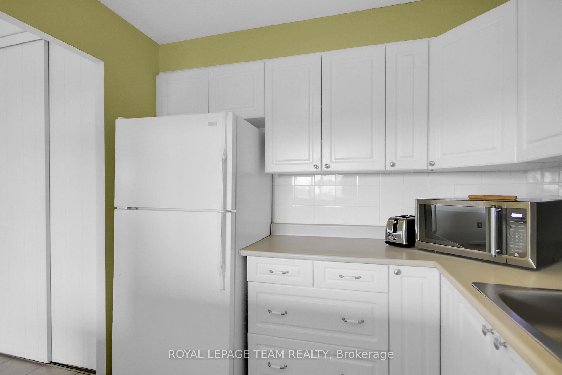 Photo 11 of Unit 306, 20 Chesterton Drive, Ottawa, Borden Farm/Stewart Farm/Carleton Heights/Parkwood Hills — HOMEH