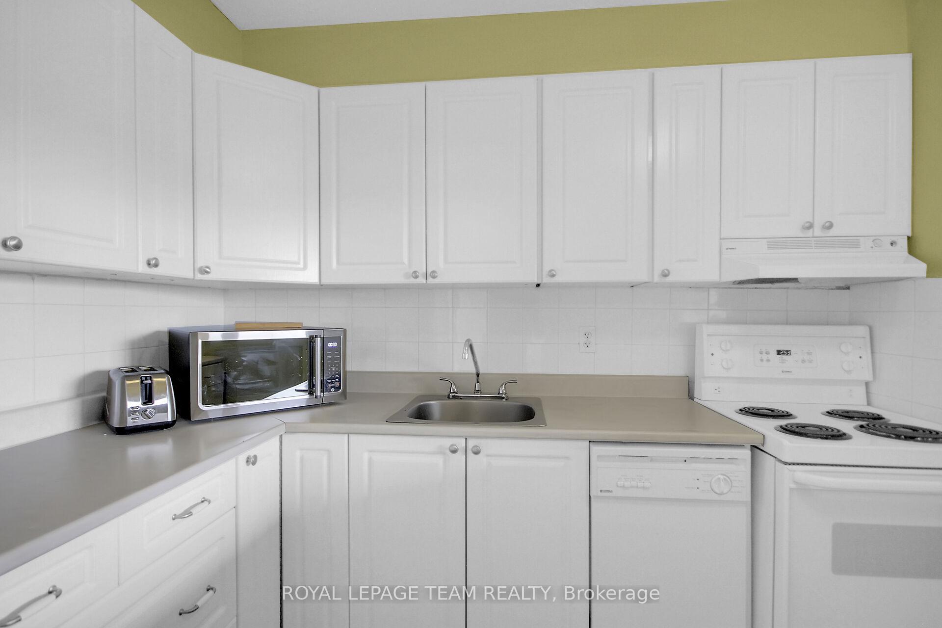 Photo 12 of Unit 306, 20 Chesterton Drive, Ottawa, Borden Farm/Stewart Farm/Carleton Heights/Parkwood Hills — HOMEH