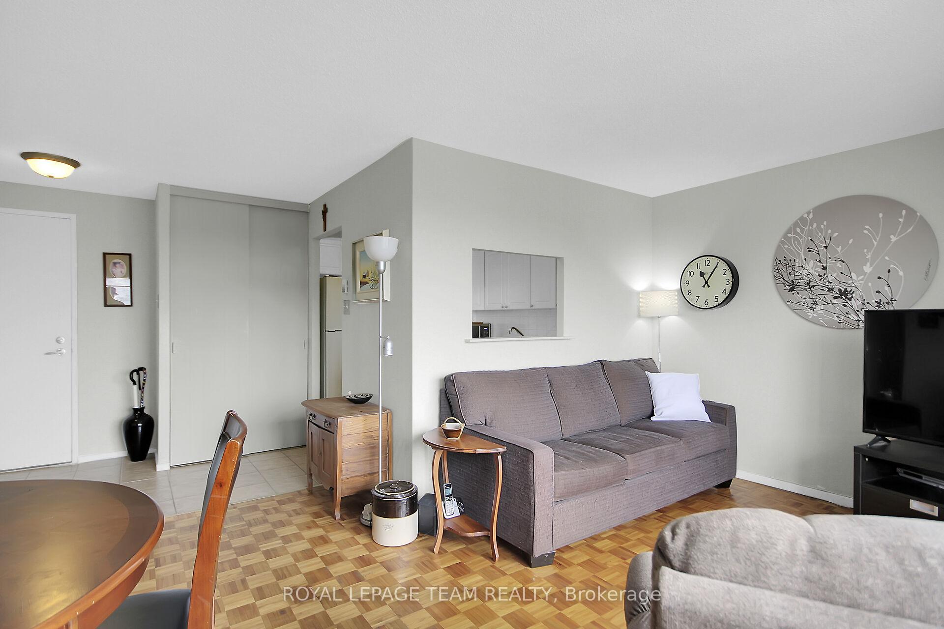 Photo 15 of Unit 306, 20 Chesterton Drive, Ottawa, Borden Farm/Stewart Farm/Carleton Heights/Parkwood Hills — HOMEH