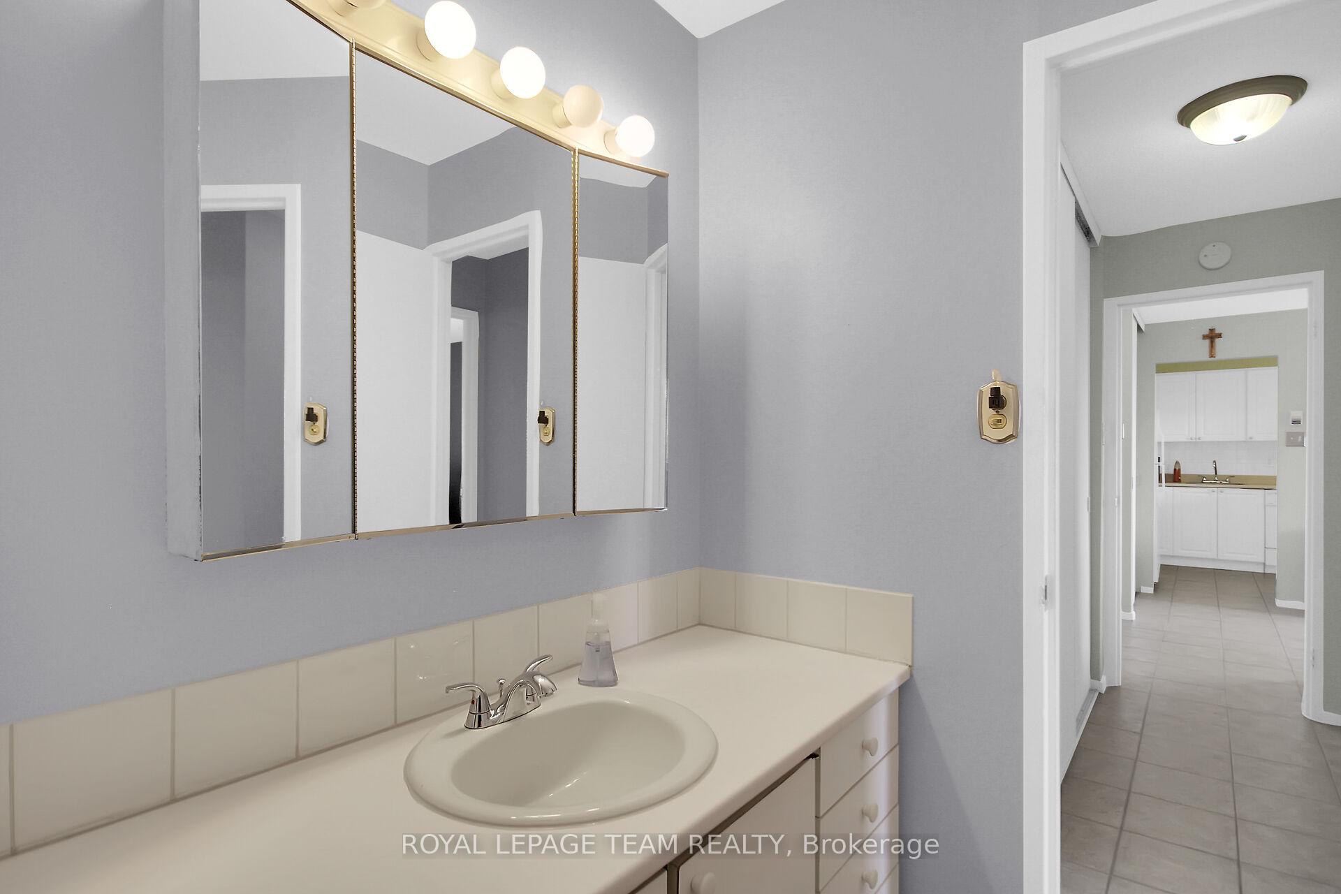 Photo 25 of Unit 306, 20 Chesterton Drive, Ottawa, Borden Farm/Stewart Farm/Carleton Heights/Parkwood Hills — HOMEH