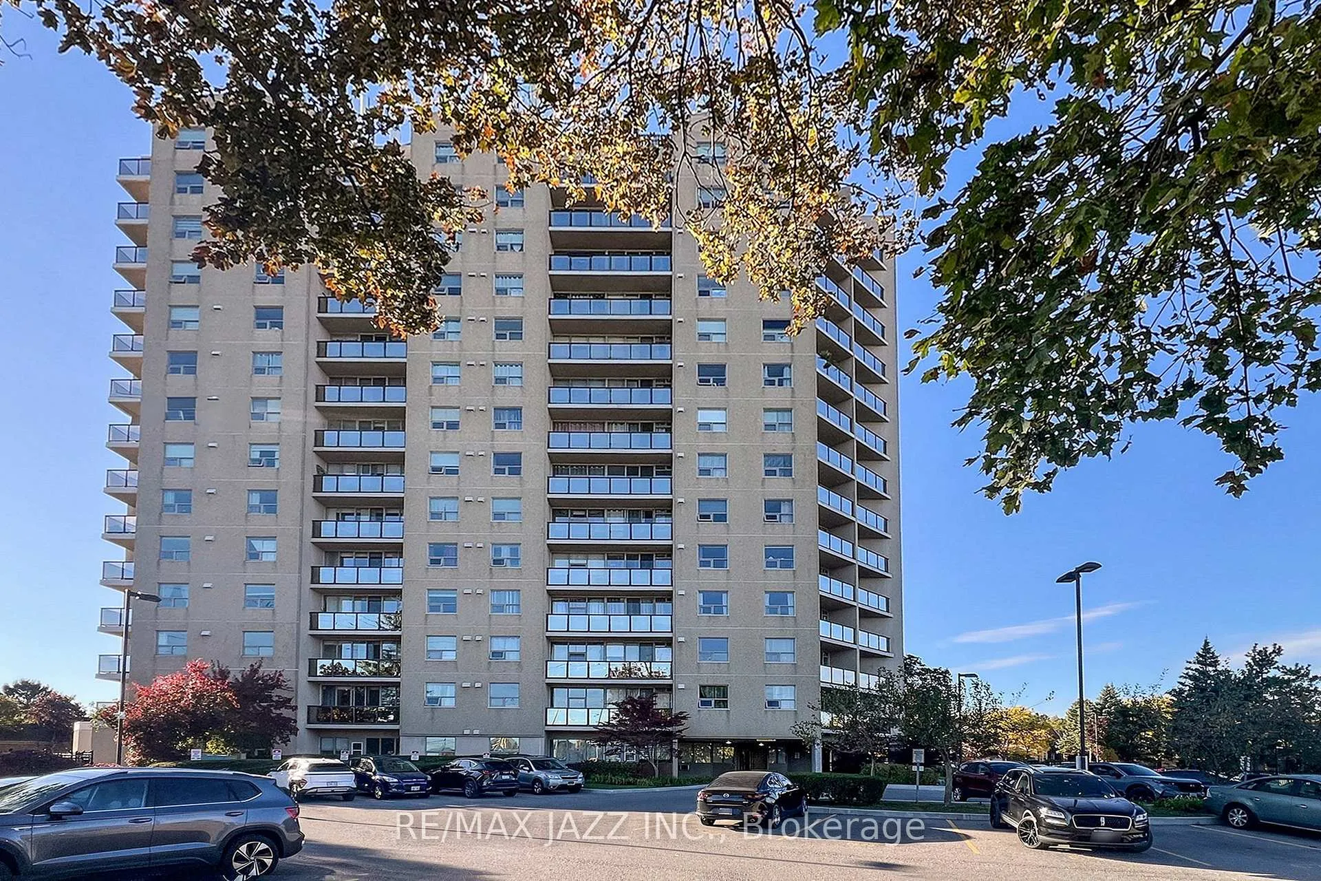 Front of Unit 1109, 2 Westney Road N