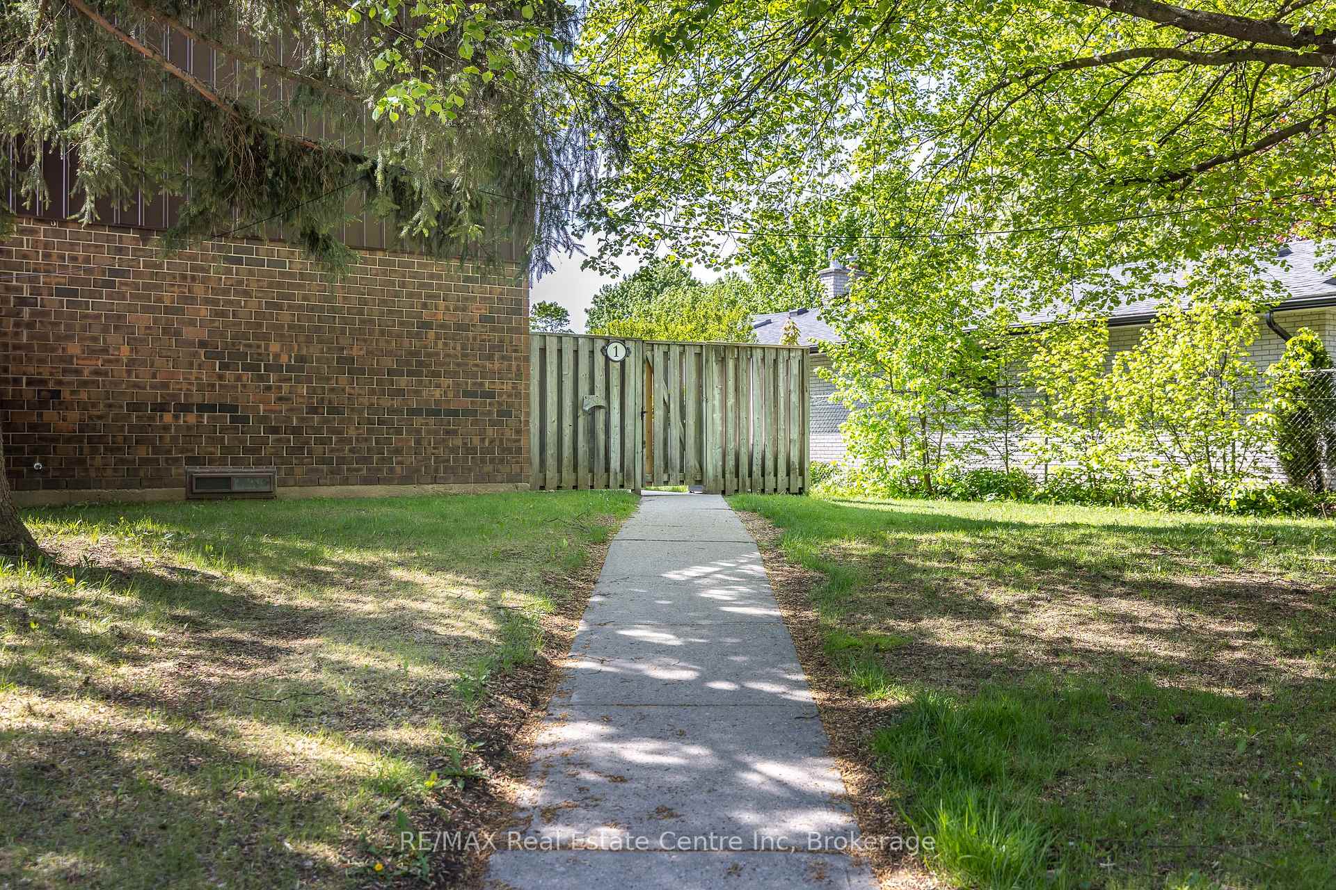 Photo 7 of Unit 1, 45 Marksam Road, Guelph, Willow West/Sugarbush/West Acres — HOMEH