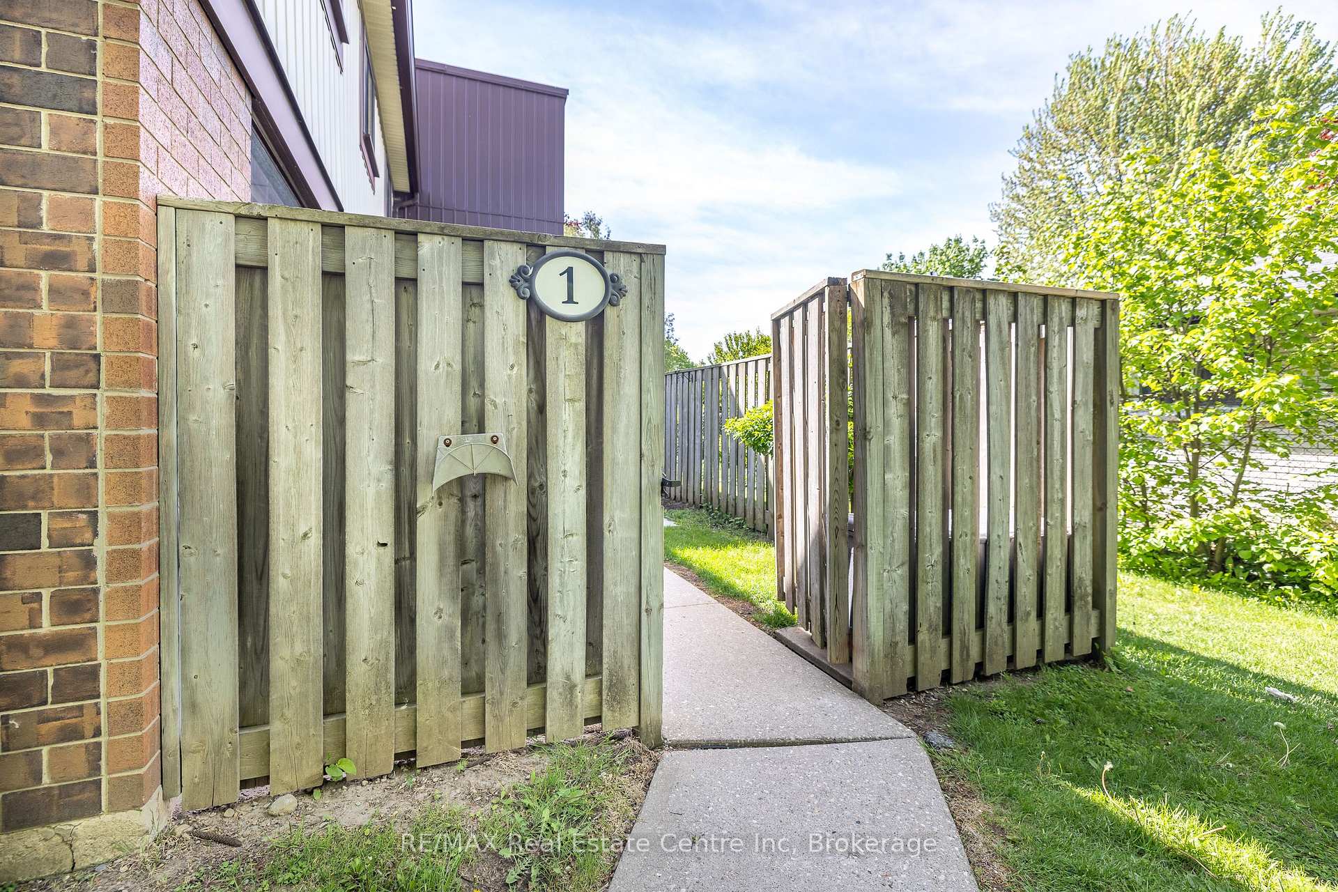Photo 8 of Unit 1, 45 Marksam Road, Guelph, Willow West/Sugarbush/West Acres — HOMEH