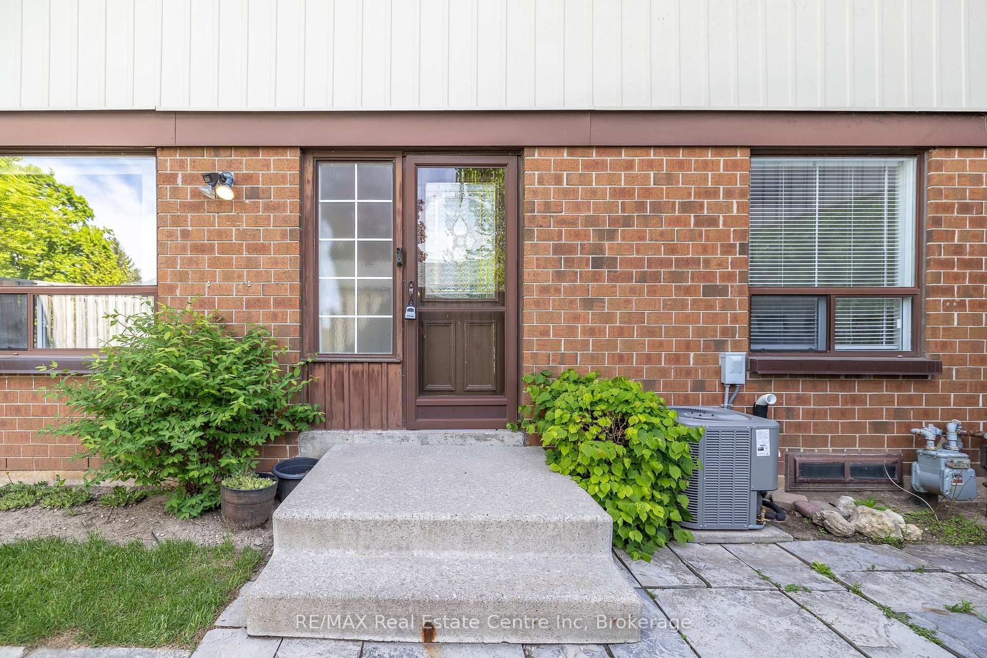 Photo 10 of Unit 1, 45 Marksam Road, Guelph, Willow West/Sugarbush/West Acres — HOMEH