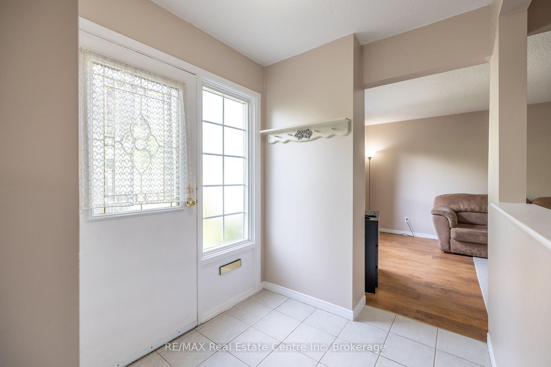 Photo 12 of Unit 1, 45 Marksam Road, Guelph, Willow West/Sugarbush/West Acres — HOMEH