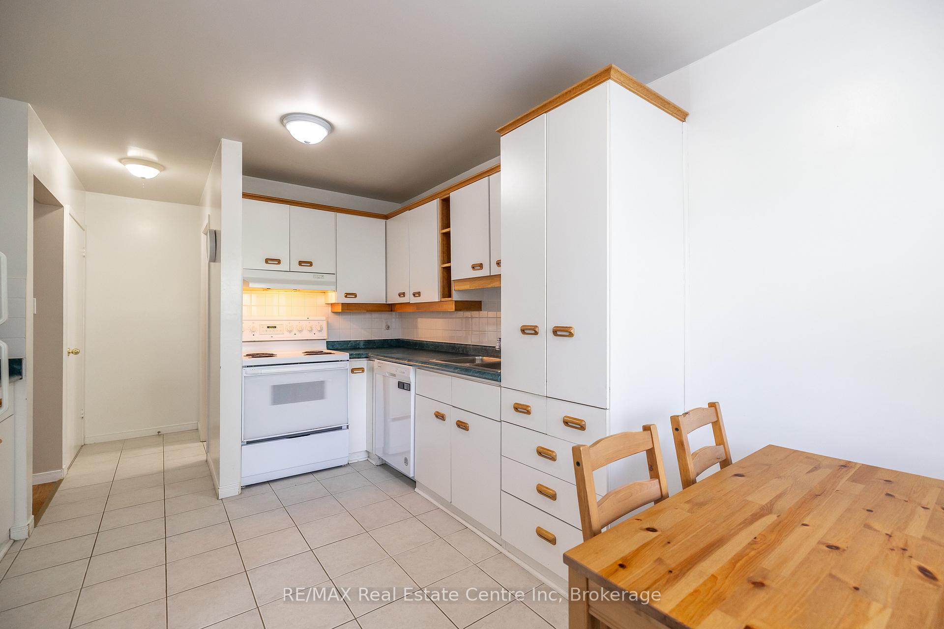 Photo 25 of Unit 1, 45 Marksam Road, Guelph, Willow West/Sugarbush/West Acres — HOMEH