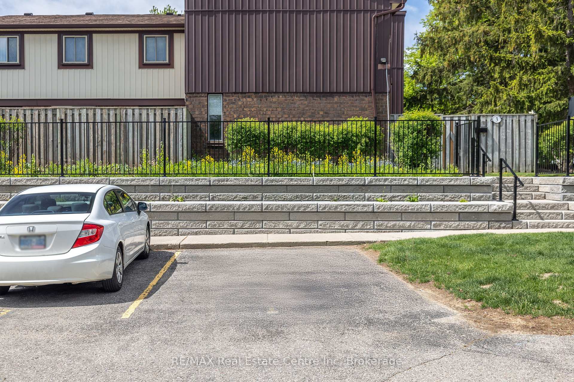 Photo 36 of Unit 1, 45 Marksam Road, Guelph, Willow West/Sugarbush/West Acres — HOMEH