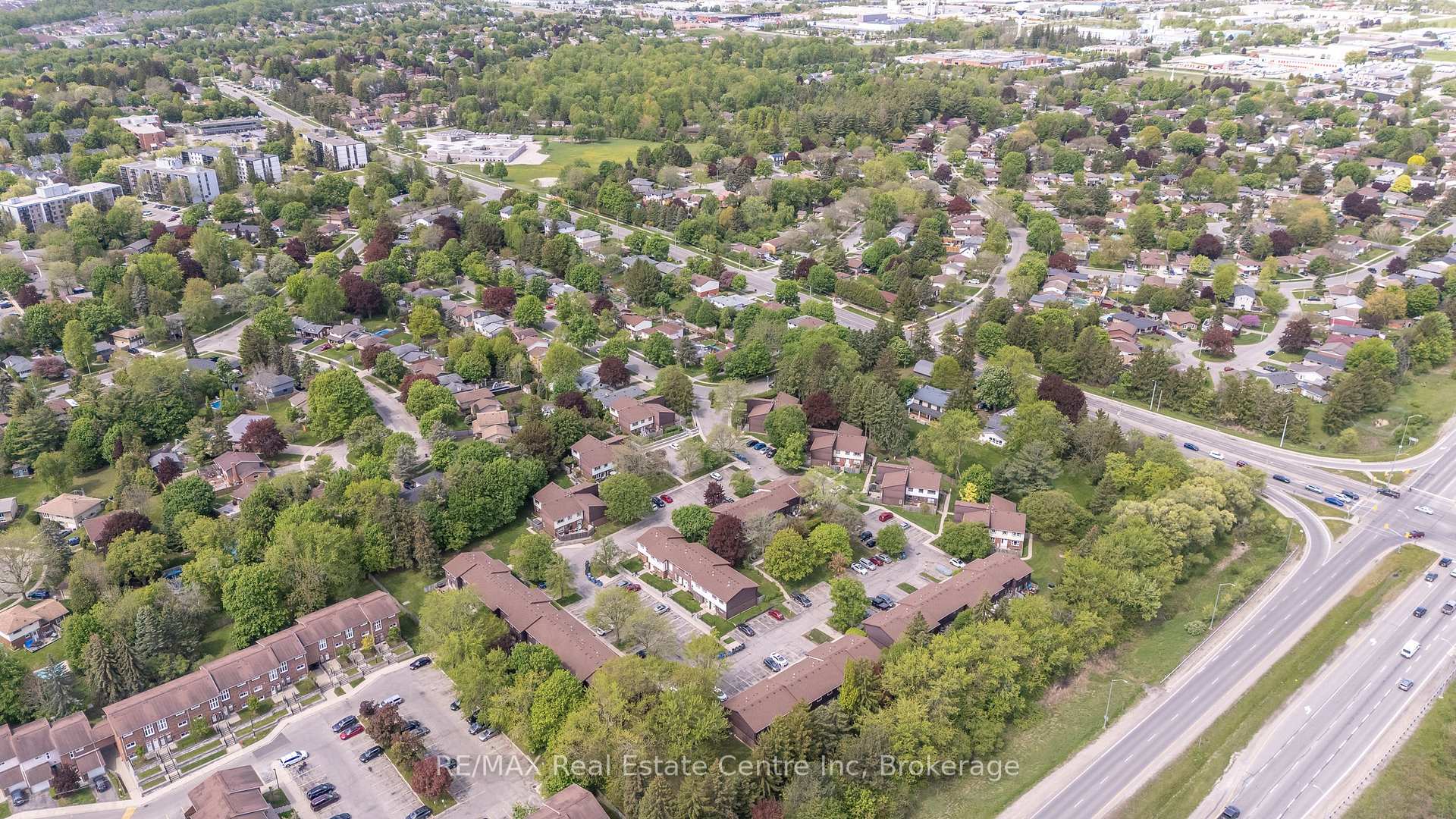 Photo 41 of Unit 1, 45 Marksam Road, Guelph, Willow West/Sugarbush/West Acres — HOMEH