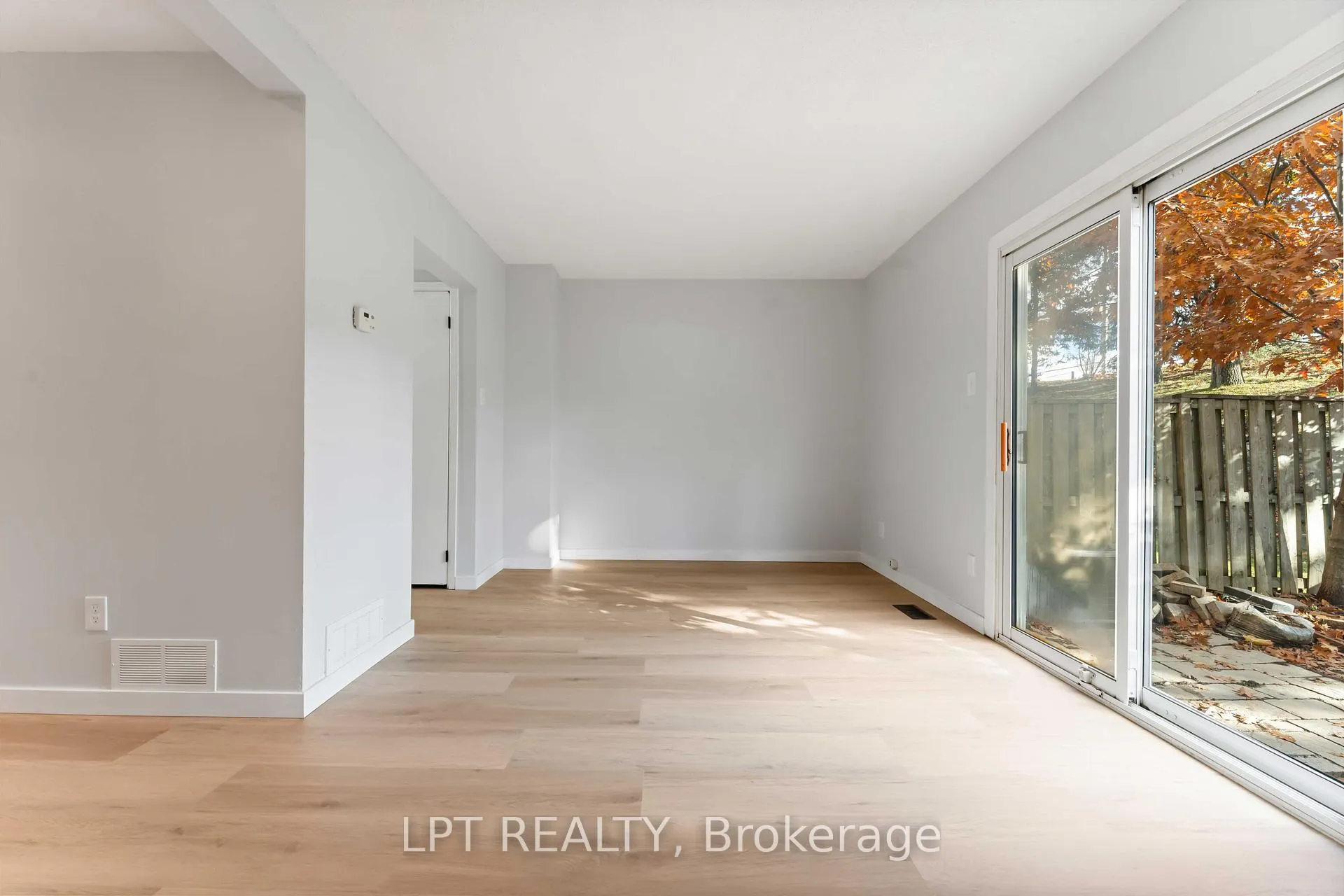 Photo 4 of Unit 71, 1743 Trappist Lane, Ottawa, Convent Glen South — HOMEH