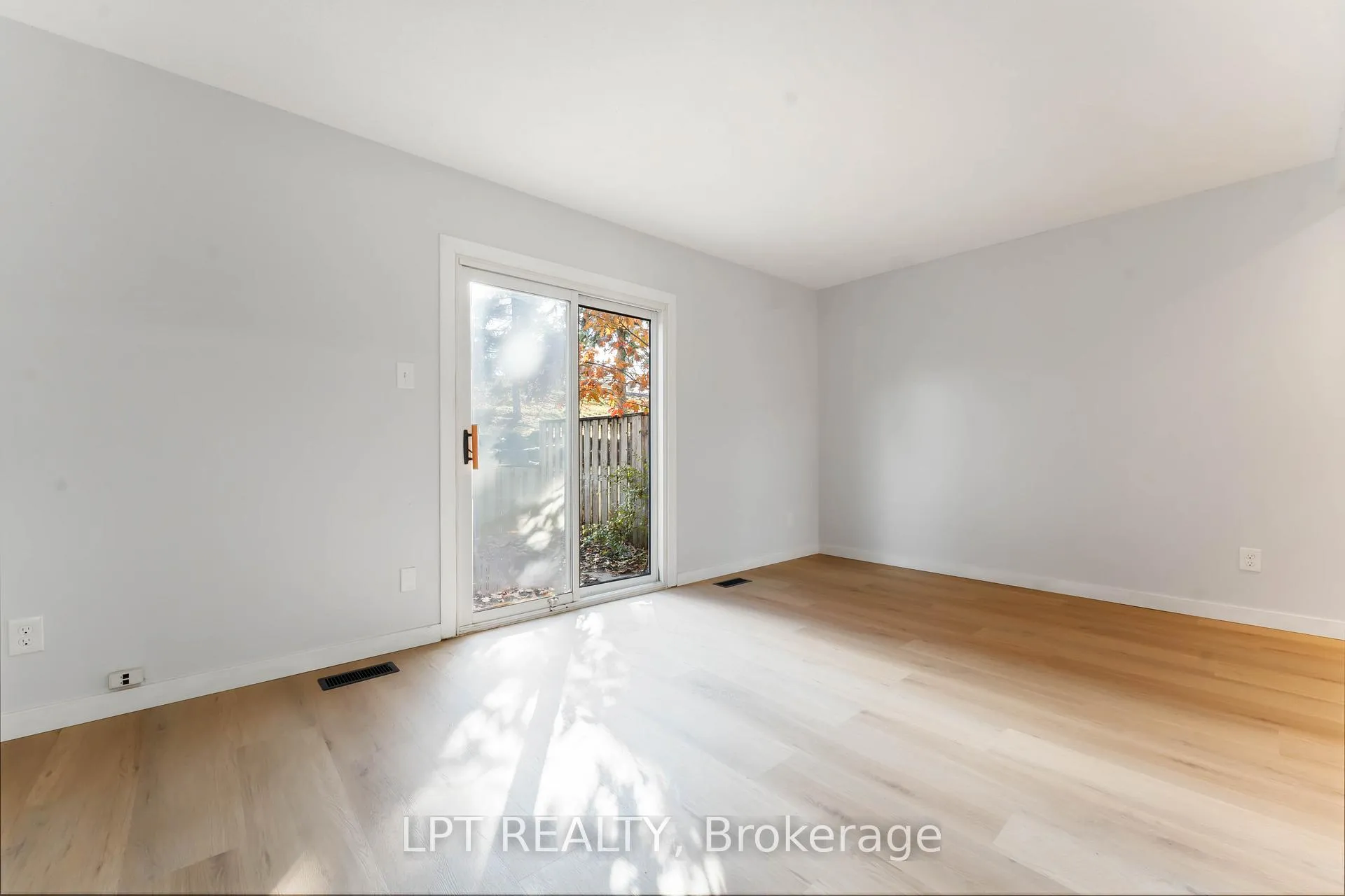 Photo 5 of Unit 71, 1743 Trappist Lane, Ottawa, Convent Glen South — HOMEH