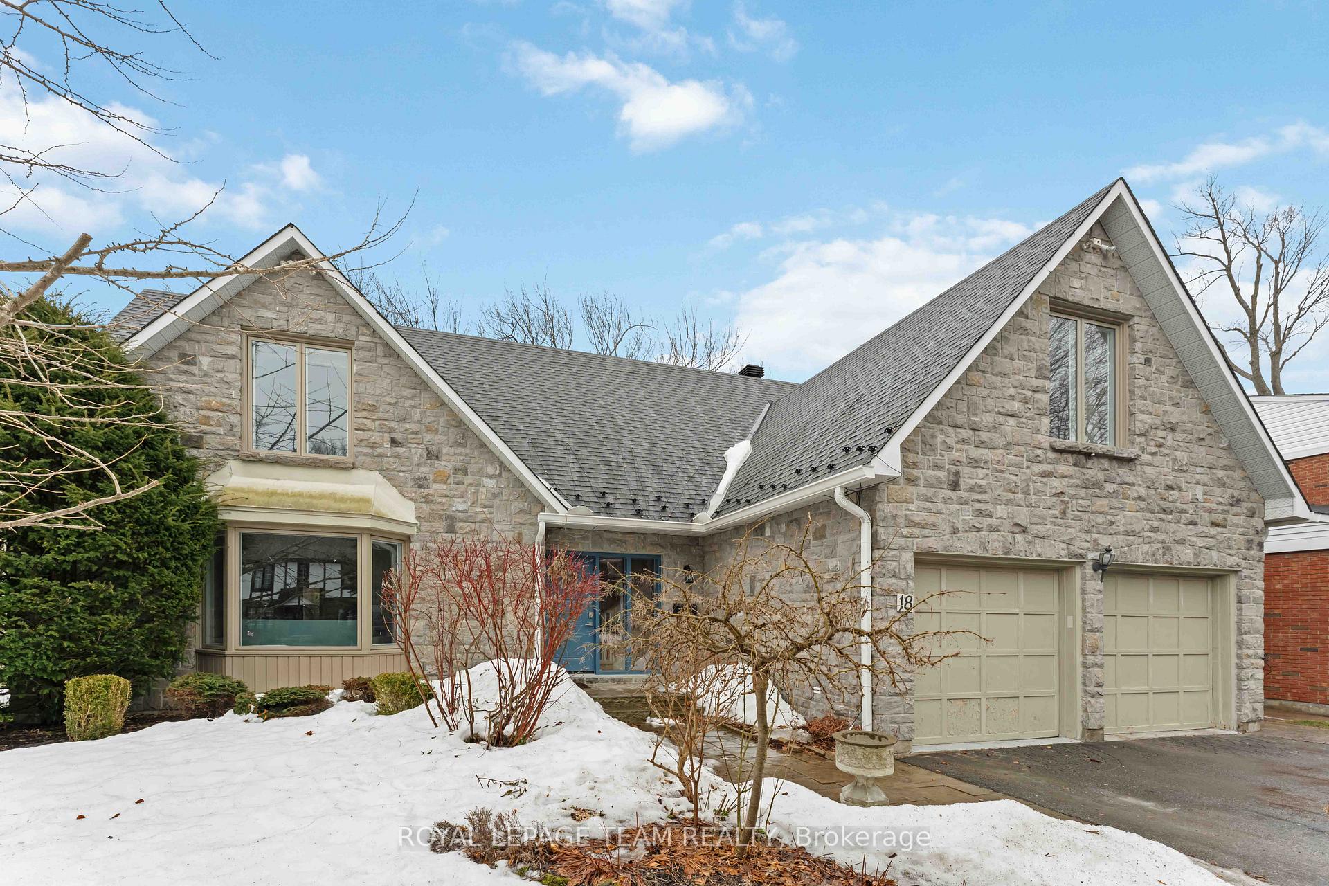 Photo 2 of 18 Fifeshire Crescent, Ottawa, Pineglen/Country Place — HOMEH