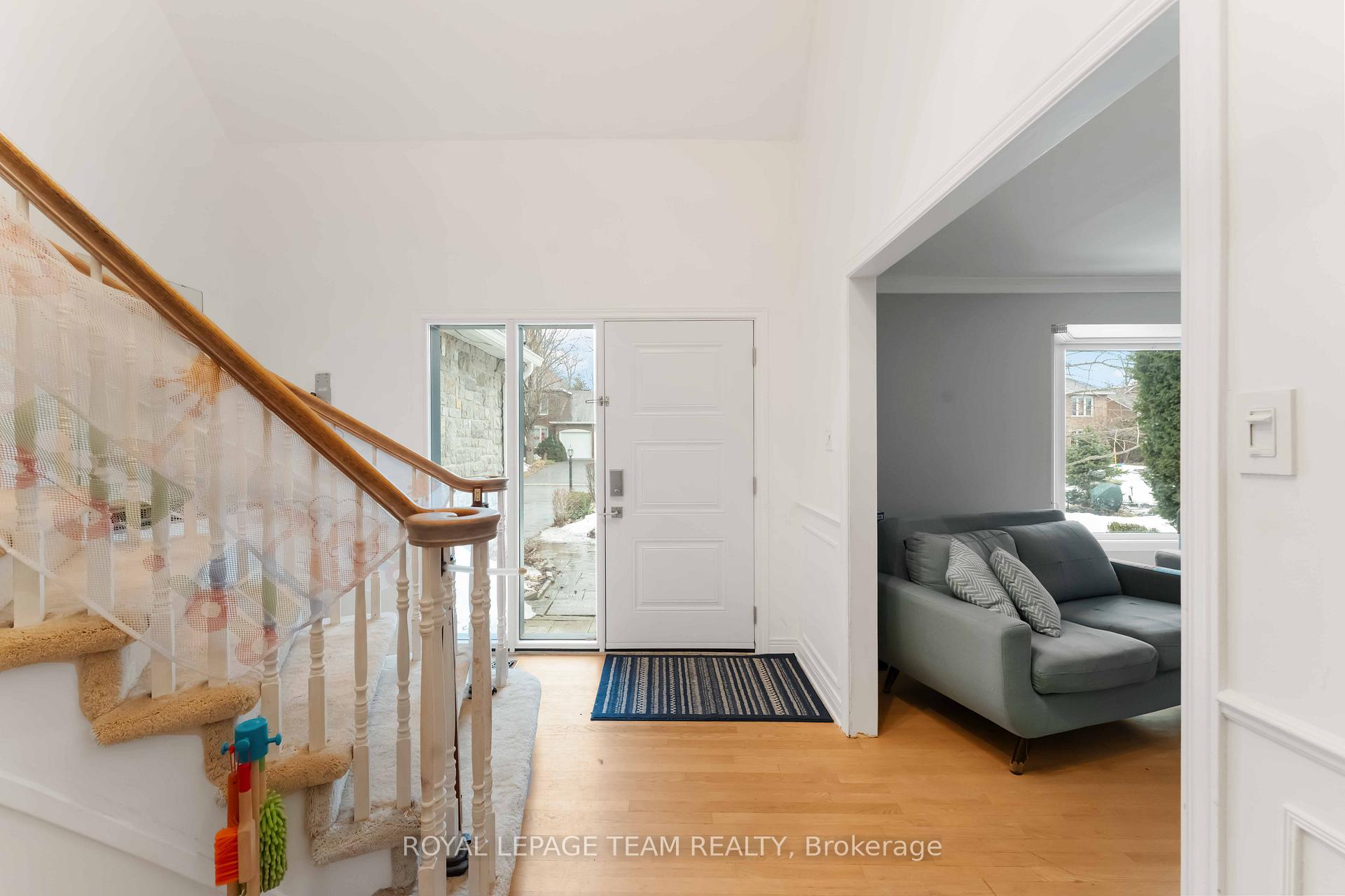 Photo 3 of 18 Fifeshire Crescent, Ottawa, Pineglen/Country Place — HOMEH