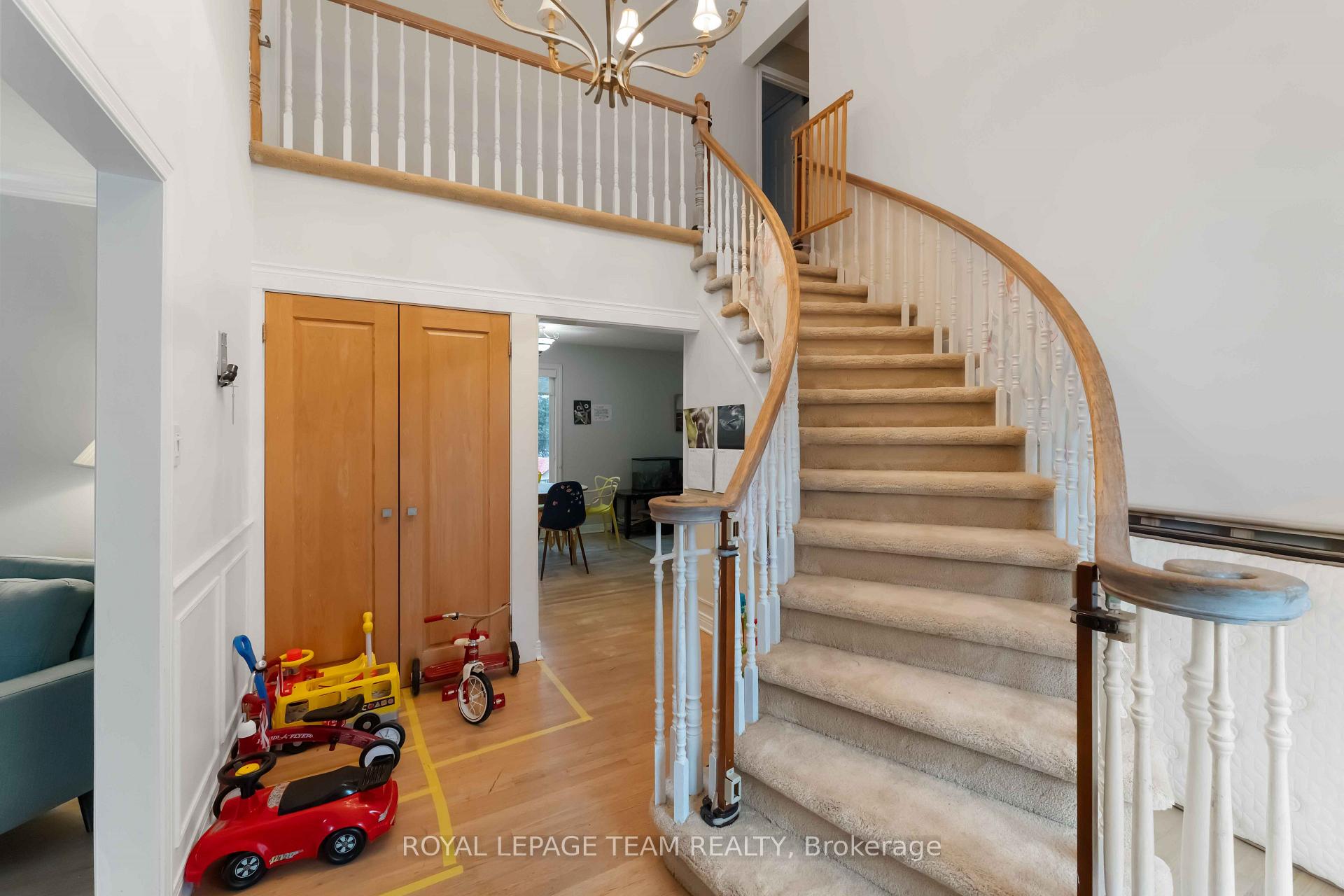 Photo 4 of 18 Fifeshire Crescent, Ottawa, Pineglen/Country Place — HOMEH