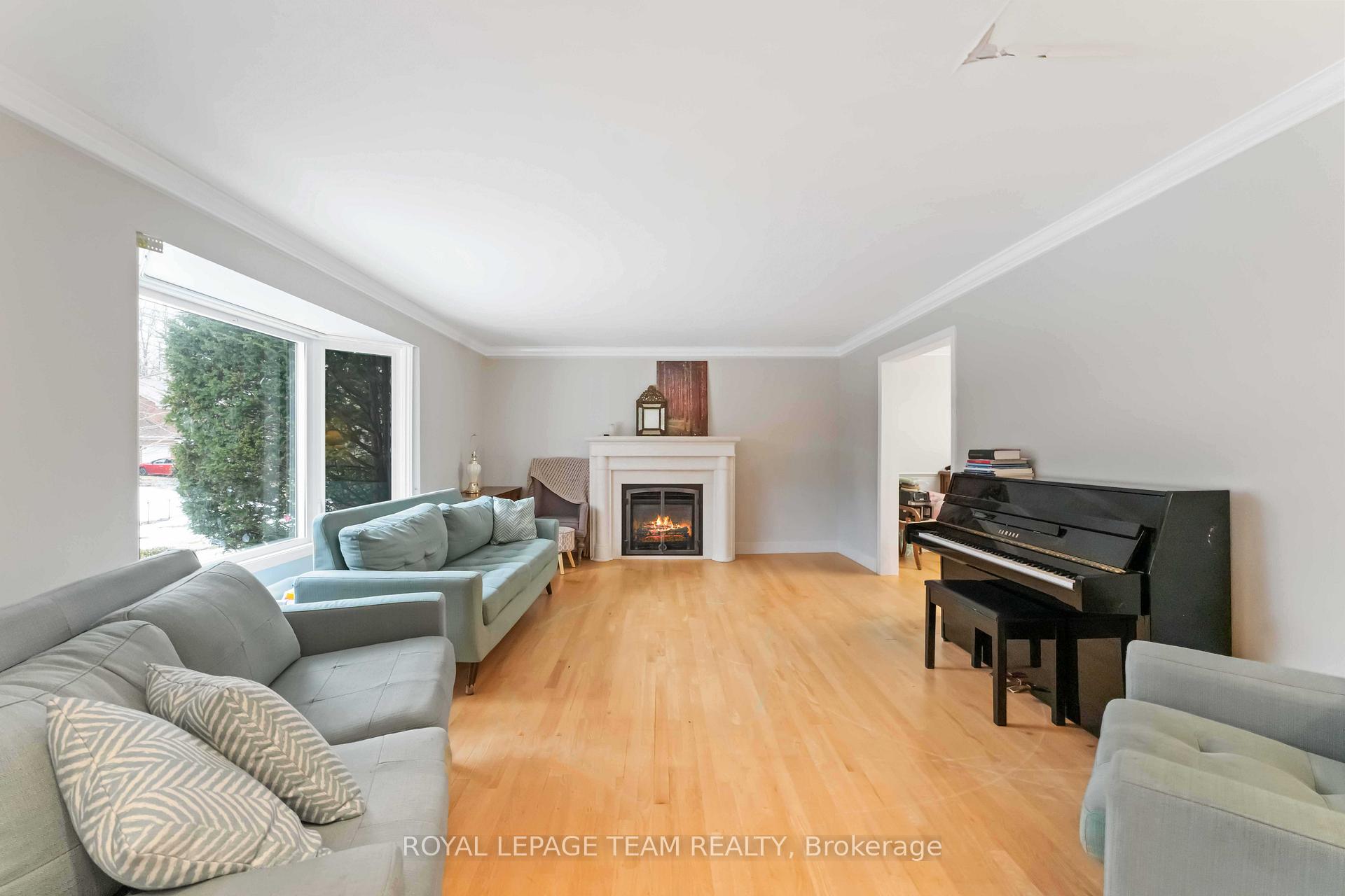 Photo 5 of 18 Fifeshire Crescent, Ottawa, Pineglen/Country Place — HOMEH