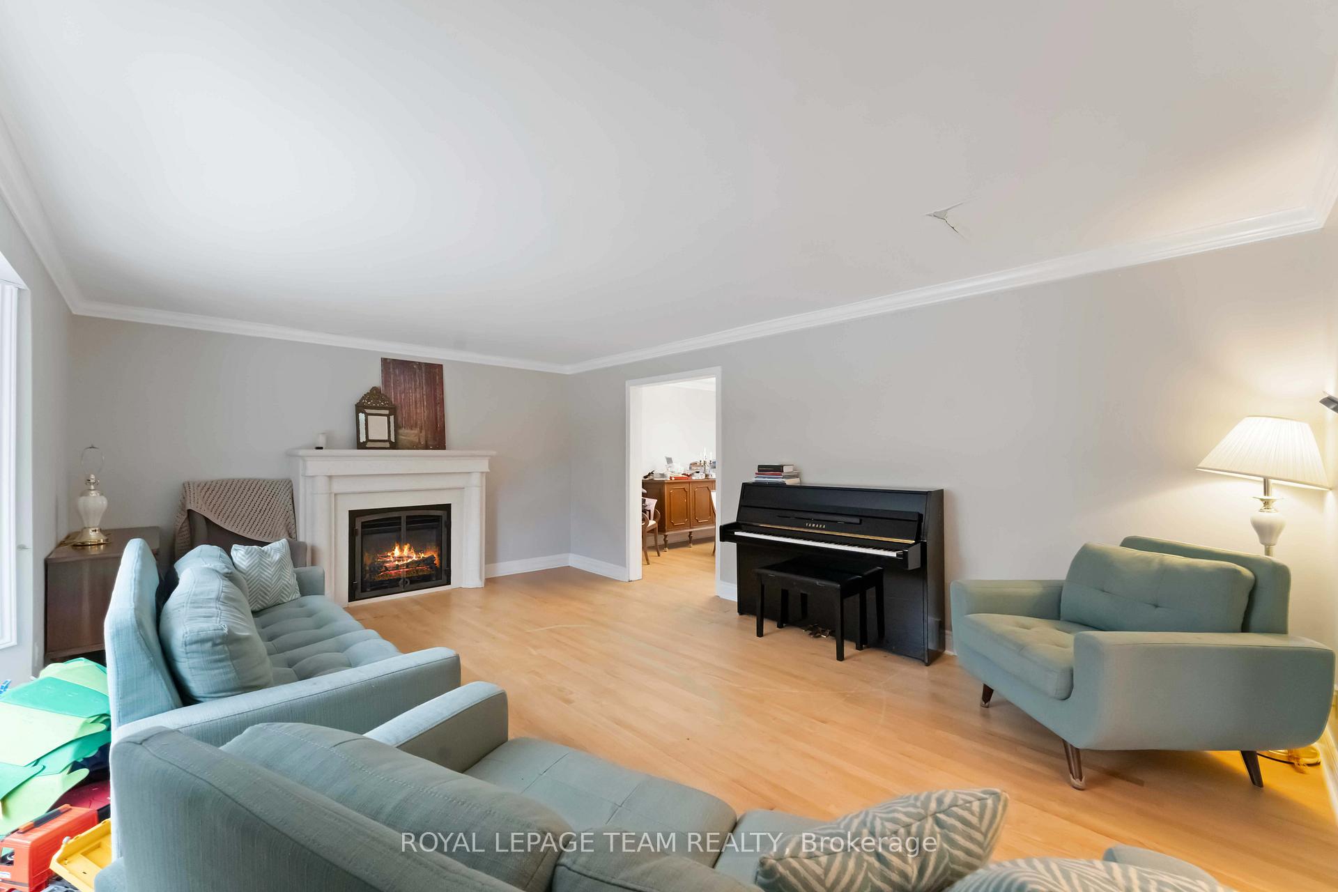 Photo 6 of 18 Fifeshire Crescent, Ottawa, Pineglen/Country Place — HOMEH