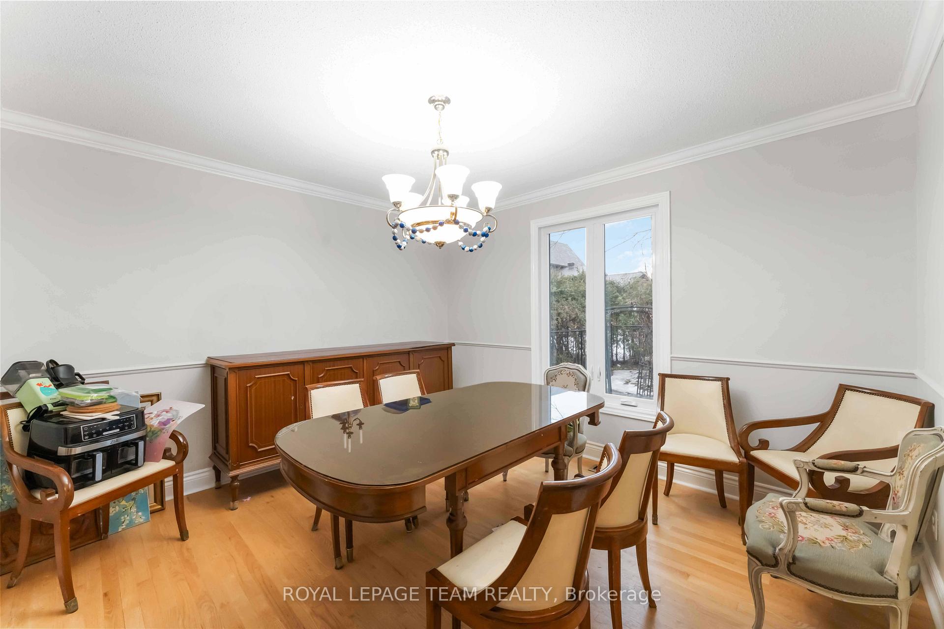 Photo 9 of 18 Fifeshire Crescent, Ottawa, Pineglen/Country Place — HOMEH
