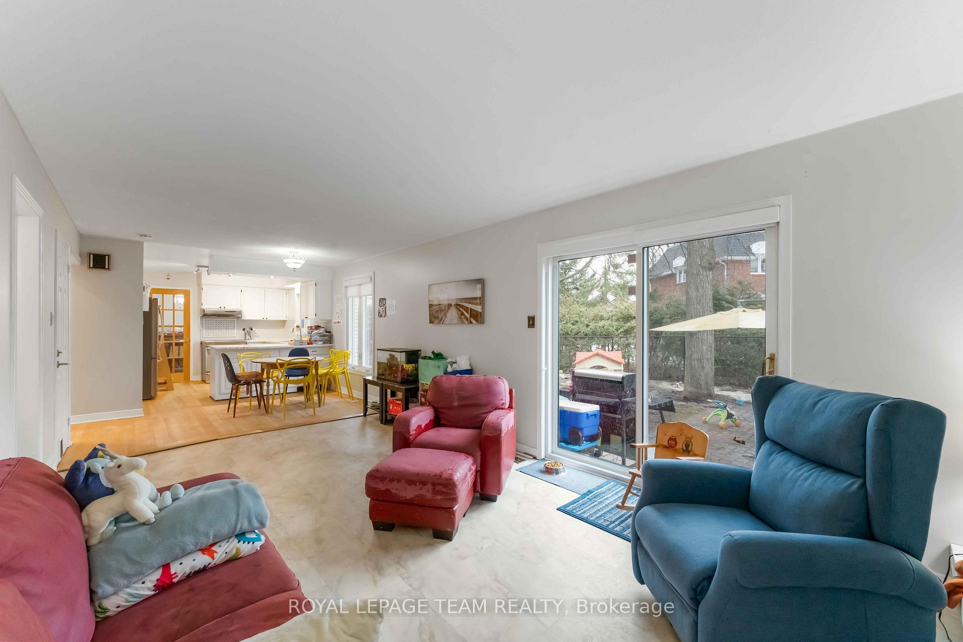 Photo 7 of 18 Fifeshire Crescent, Ottawa, Pineglen/Country Place — HOMEH