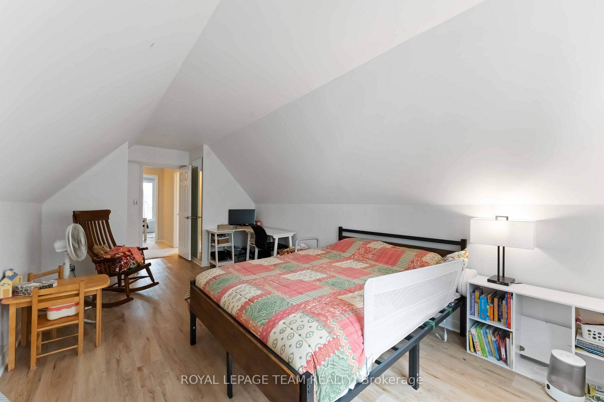 Photo 23 of 18 Fifeshire Crescent, Ottawa, Pineglen/Country Place — HOMEH
