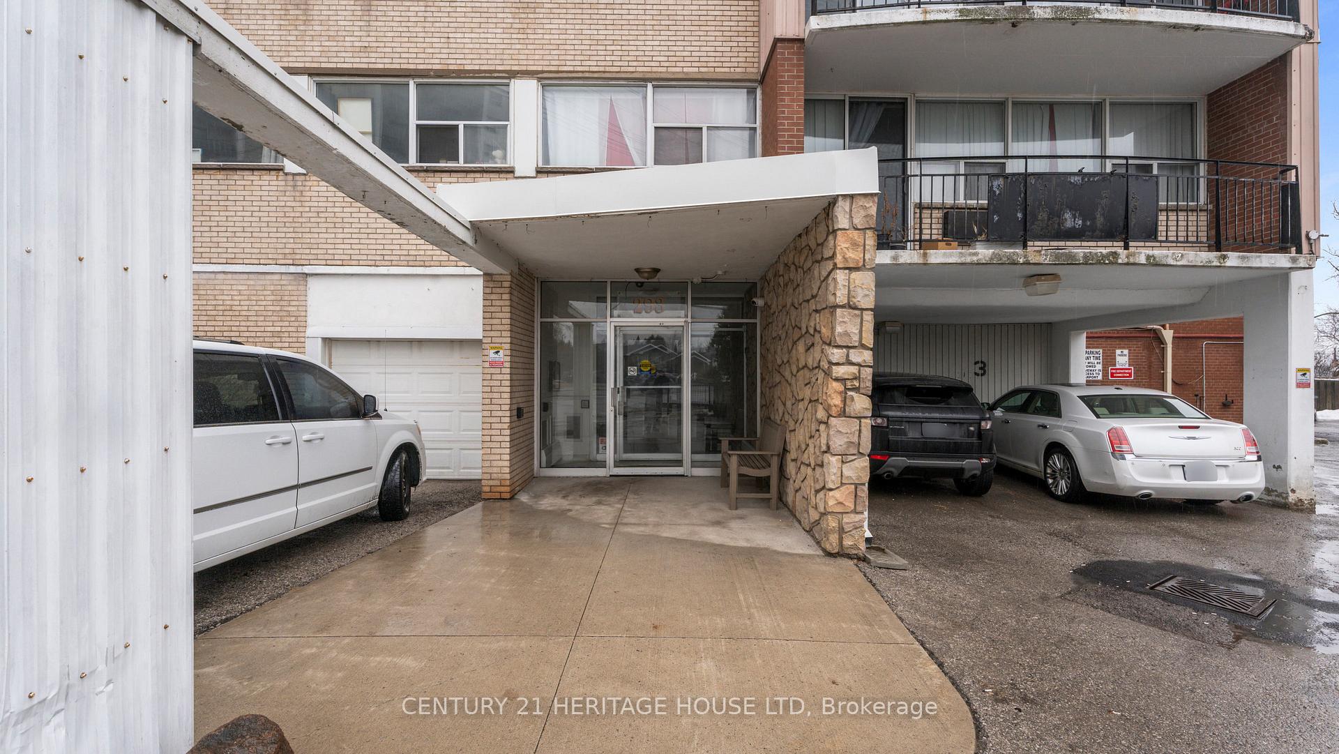 Photo 4 of Unit 501, 293 Mohawk Road E, Hamilton, Hill Park — HOMEH