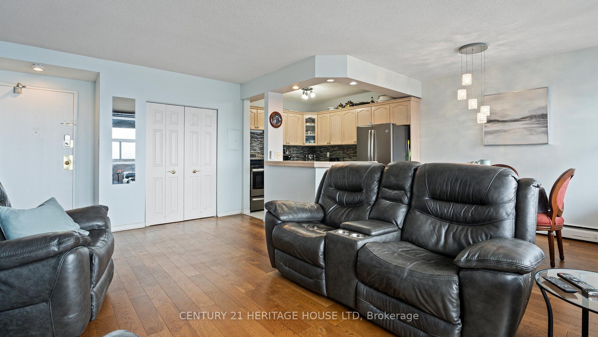 Photo 8 of Unit 501, 293 Mohawk Road E, Hamilton, Hill Park — HOMEH