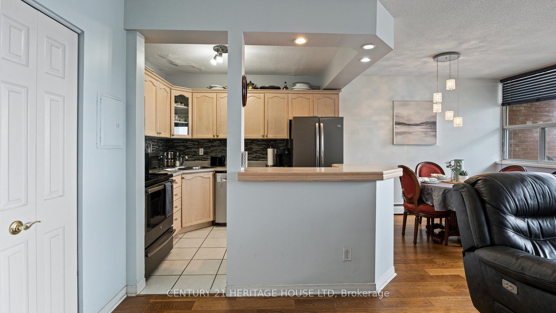 Photo 13 of Unit 501, 293 Mohawk Road E, Hamilton, Hill Park — HOMEH