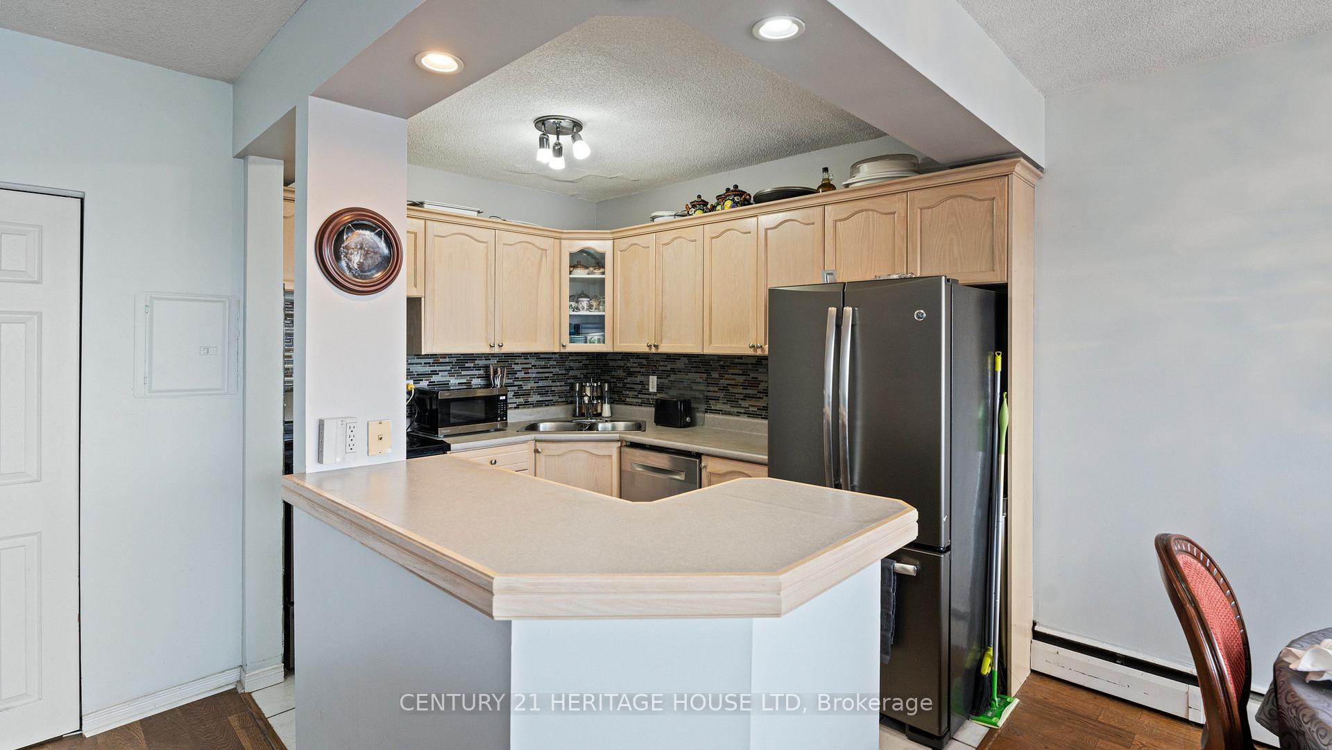 Photo 14 of Unit 501, 293 Mohawk Road E, Hamilton, Hill Park — HOMEH