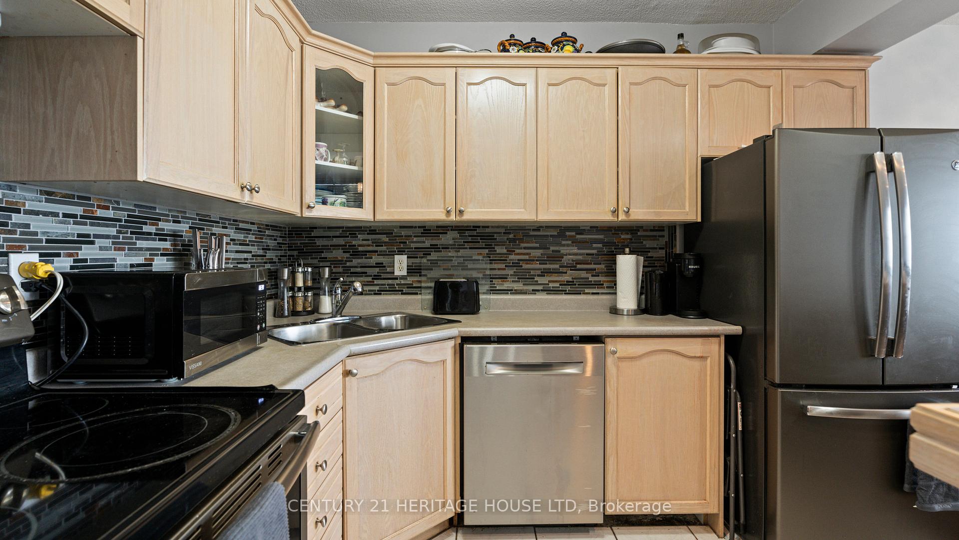 Photo 16 of Unit 501, 293 Mohawk Road E, Hamilton, Hill Park — HOMEH