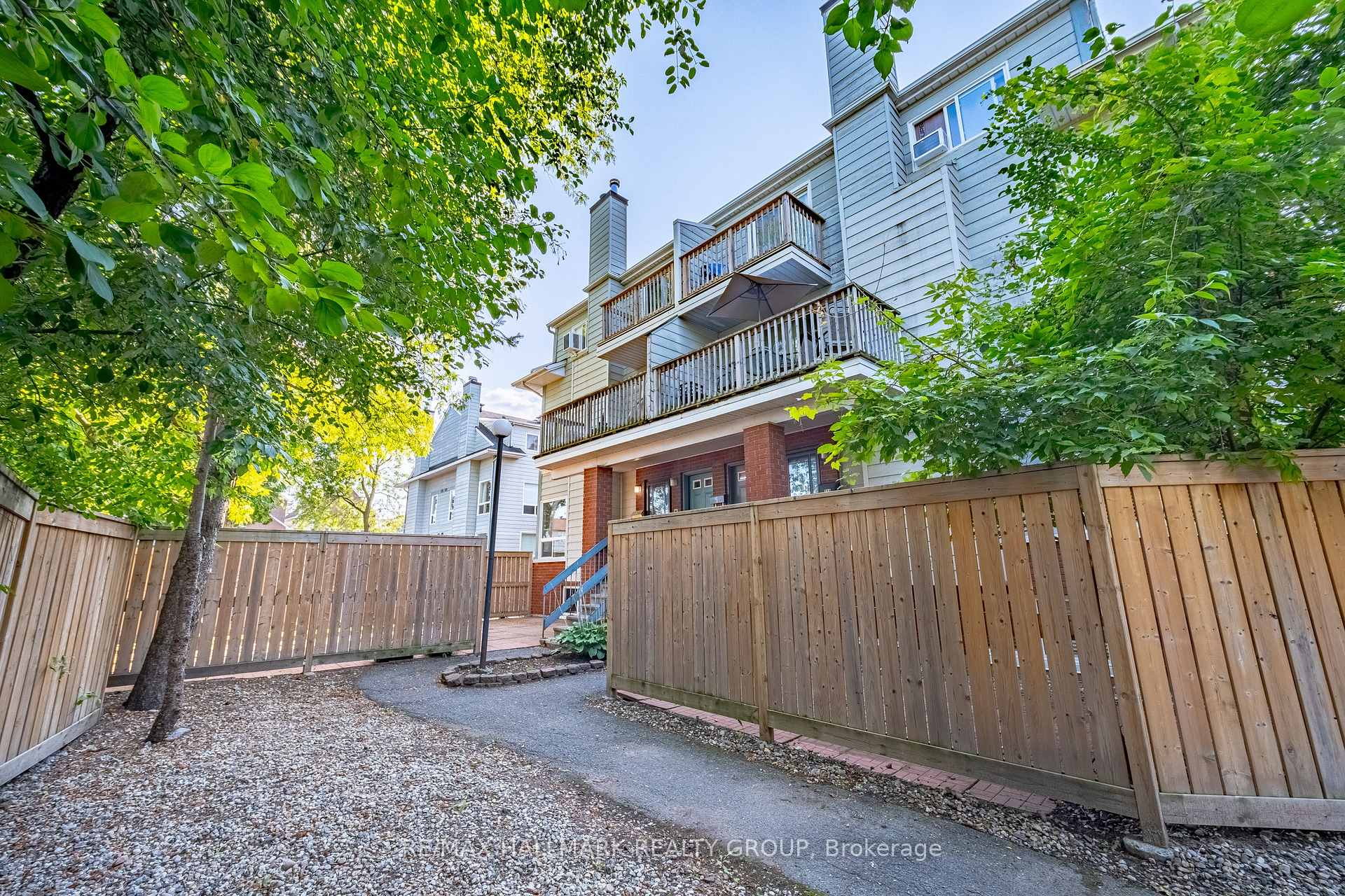 Photo 1 of Unit B, 20 Hart Avenue, Ottawa, Overbrook/Castle Heights — HOMEH