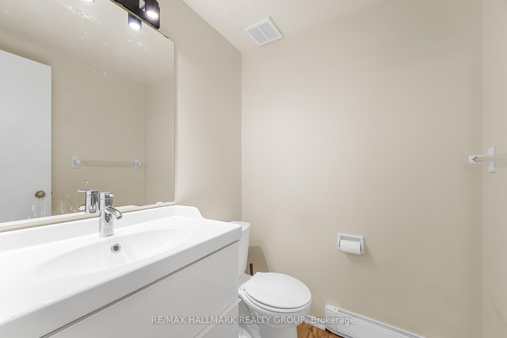 Photo 14 of Unit B, 20 Hart Avenue, Ottawa, Overbrook/Castle Heights — HOMEH