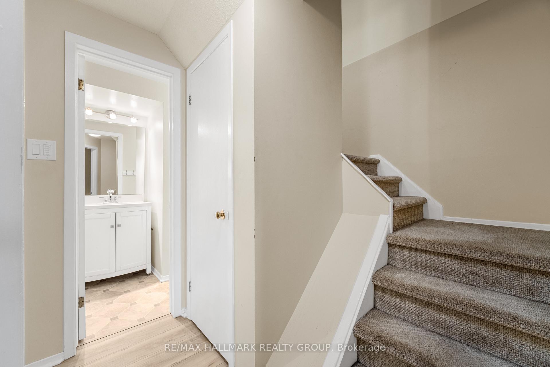 Photo 16 of Unit B, 20 Hart Avenue, Ottawa, Overbrook/Castle Heights — HOMEH