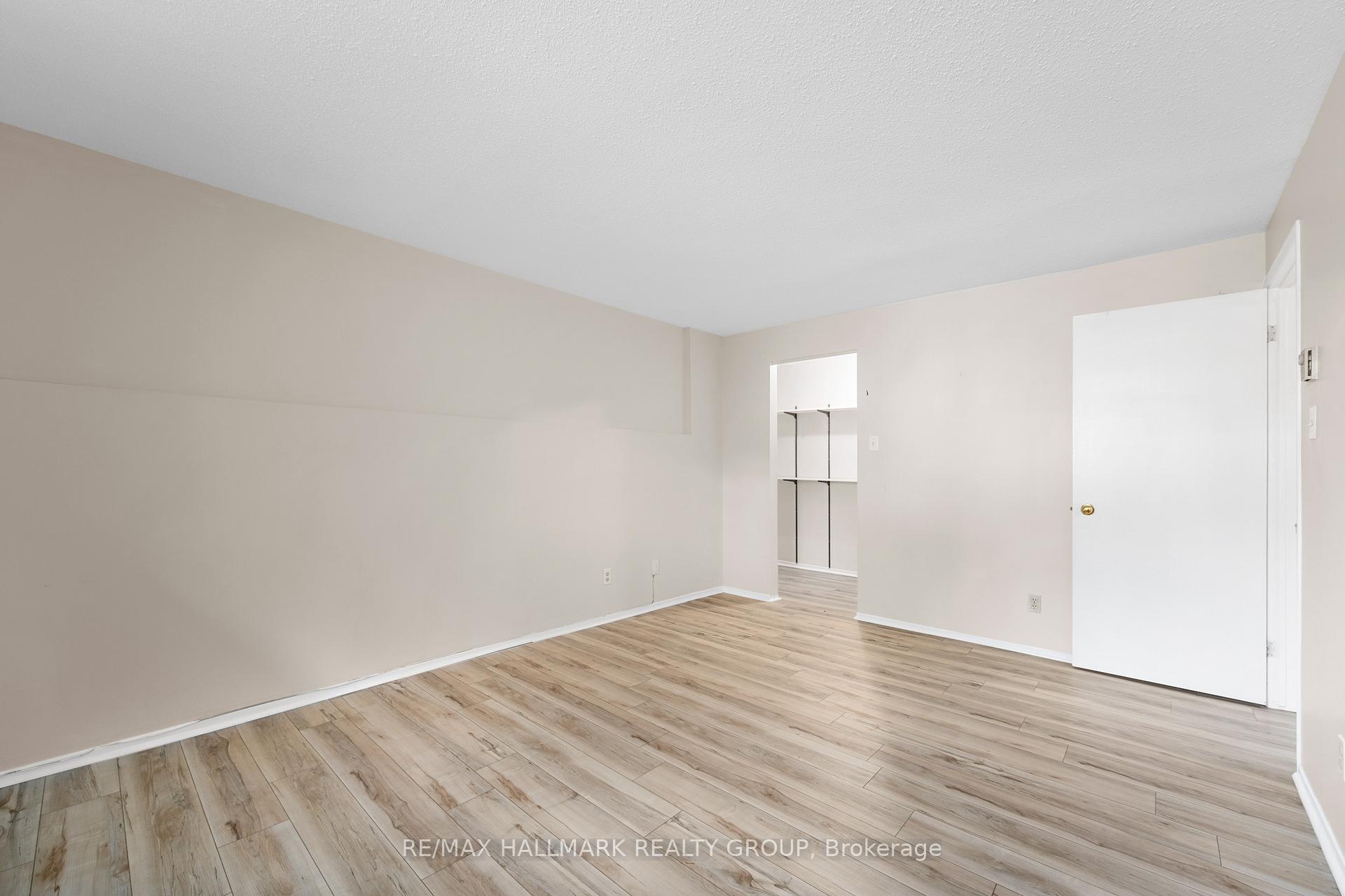 Photo 18 of Unit B, 20 Hart Avenue, Ottawa, Overbrook/Castle Heights — HOMEH