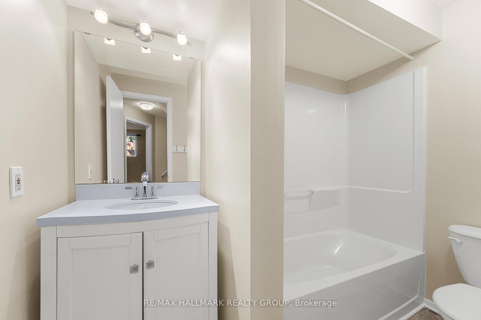 Photo 22 of Unit B, 20 Hart Avenue, Ottawa, Overbrook/Castle Heights — HOMEH
