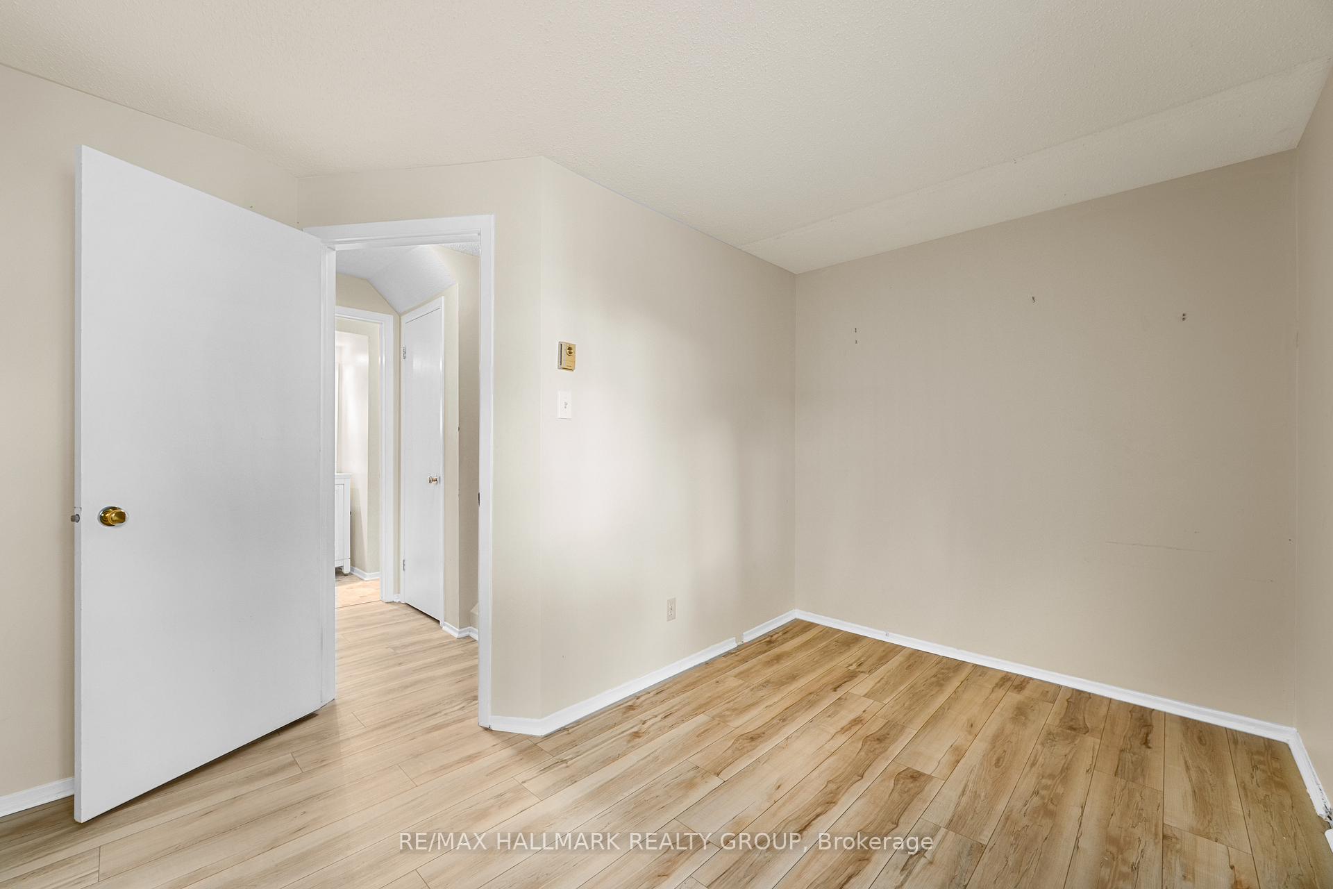 Photo 24 of Unit B, 20 Hart Avenue, Ottawa, Overbrook/Castle Heights — HOMEH