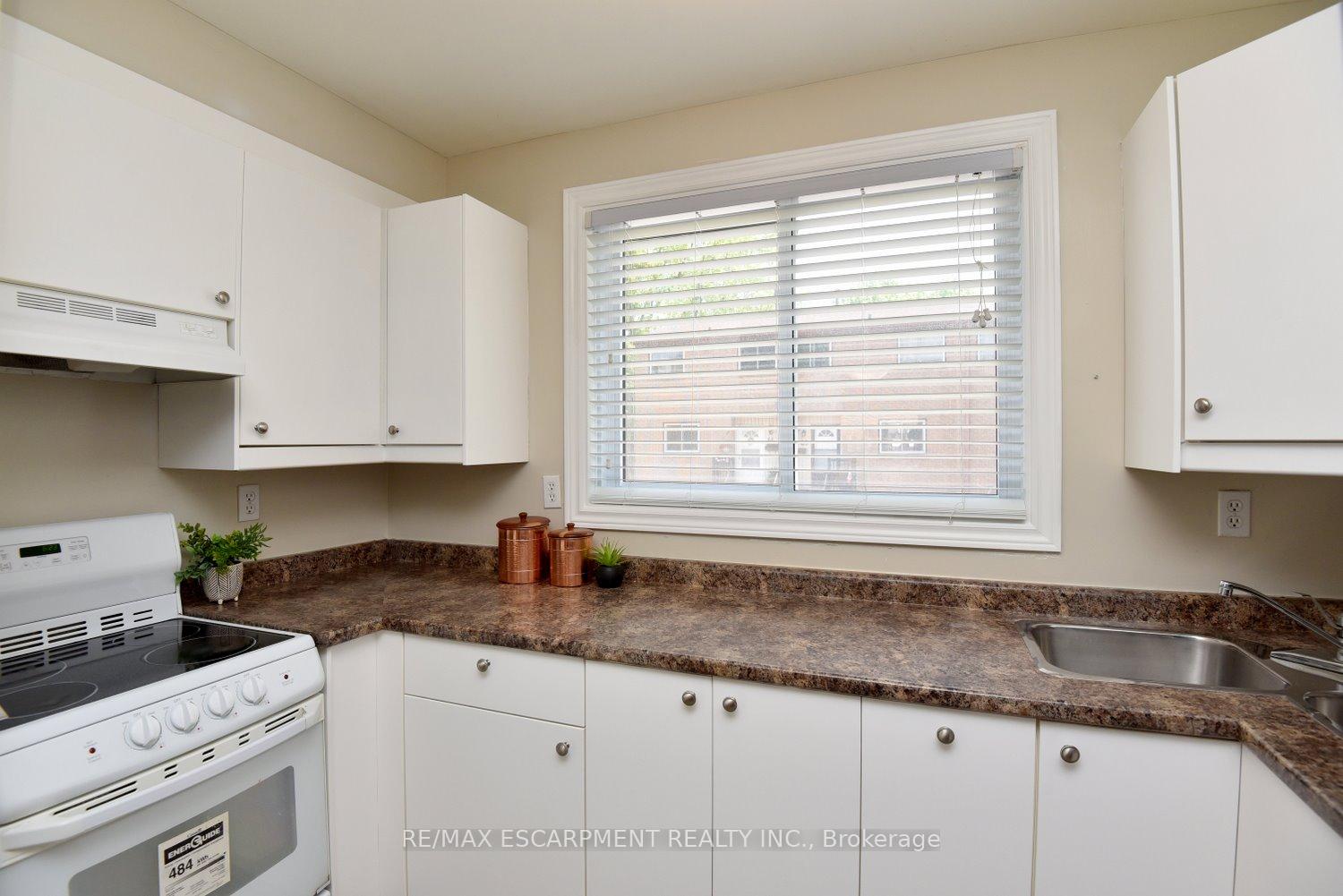 Photo 13 of Unit 62, 250 Magnolia Drive, Hamilton, Fessenden — HOMEH