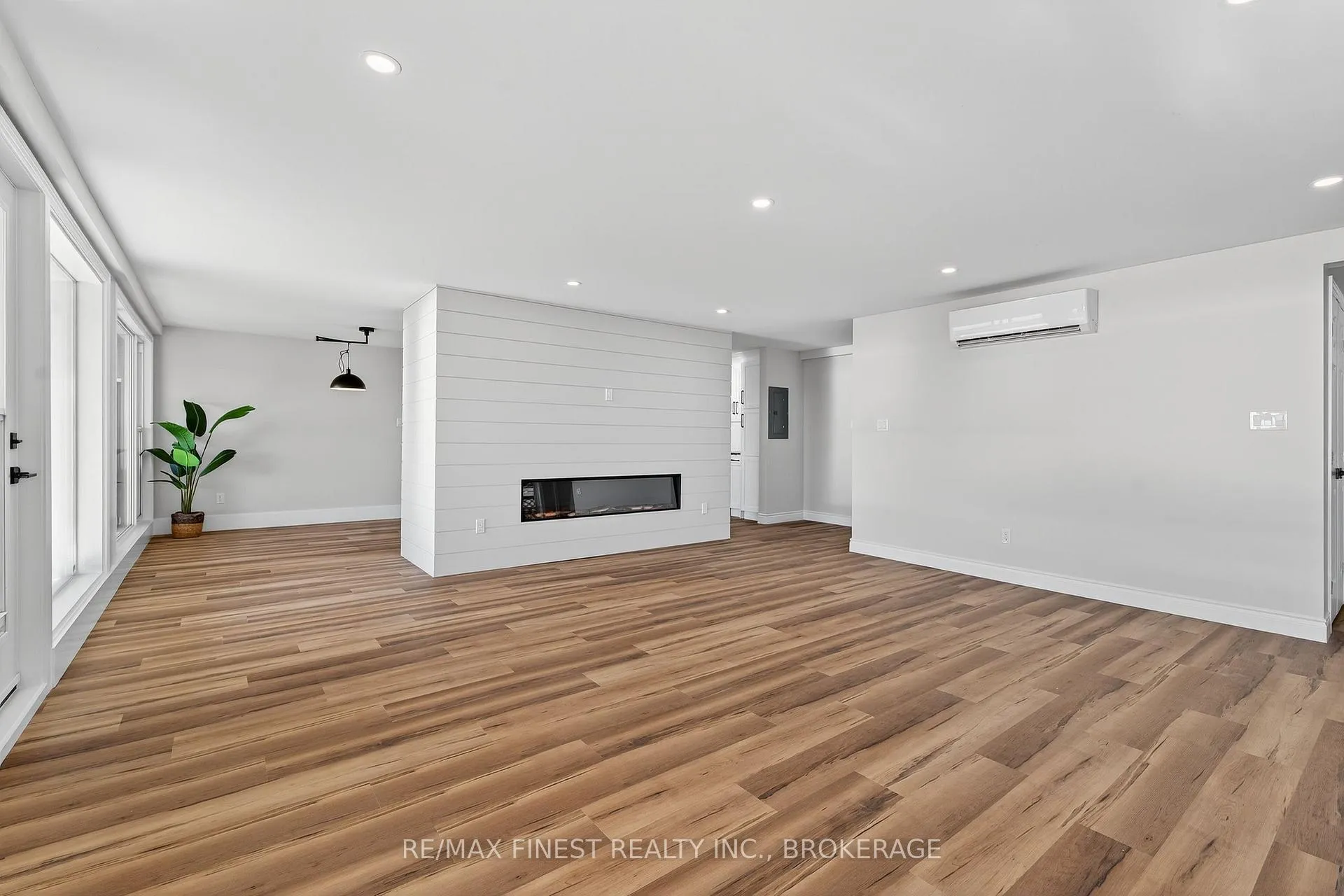 Photo 10 of Unit 103, 110 Bayshore Drive, Loyalist, Bath — HOMEH