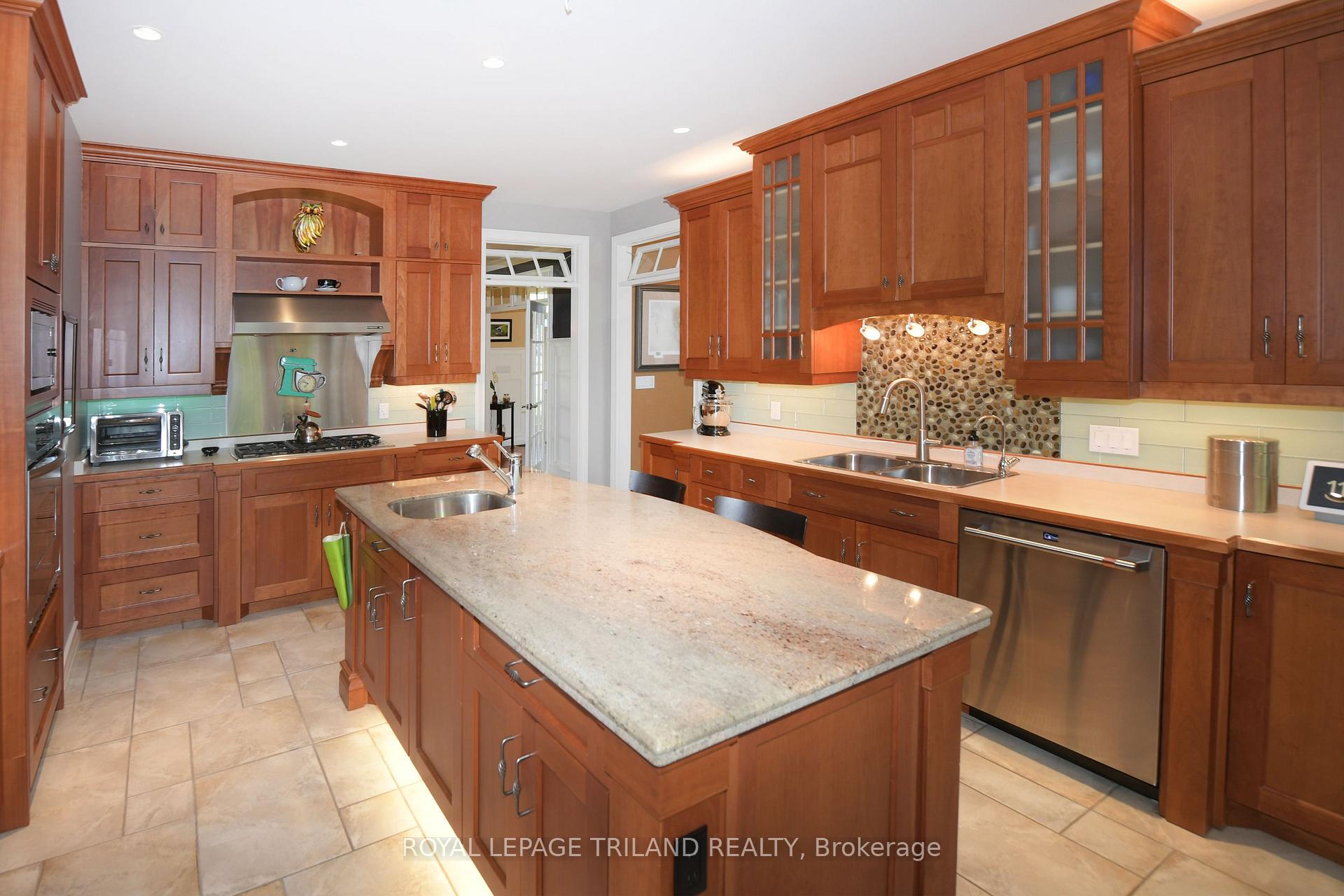 Photo 5 of 10059 Plank Road, Bayham, Rural Bayham — HOMEH