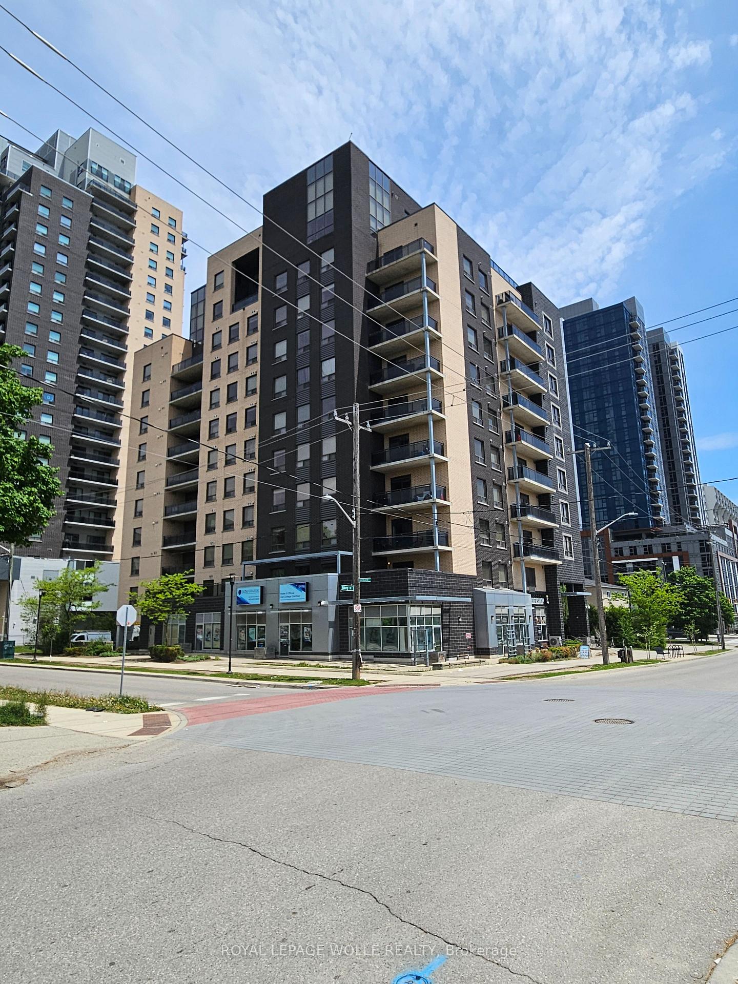 Front of Unit 401, 8 Hickory Street W