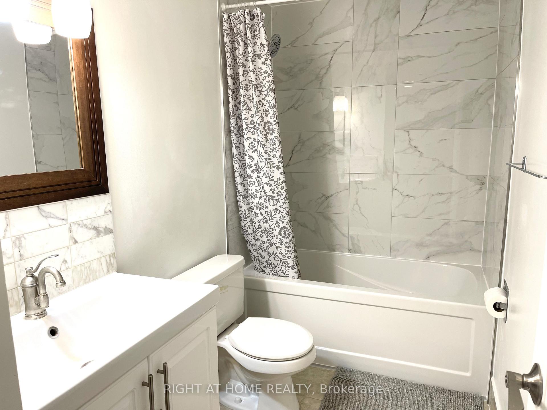 Photo 5 of 301E Bluevale Street N, Waterloo — HOMEH