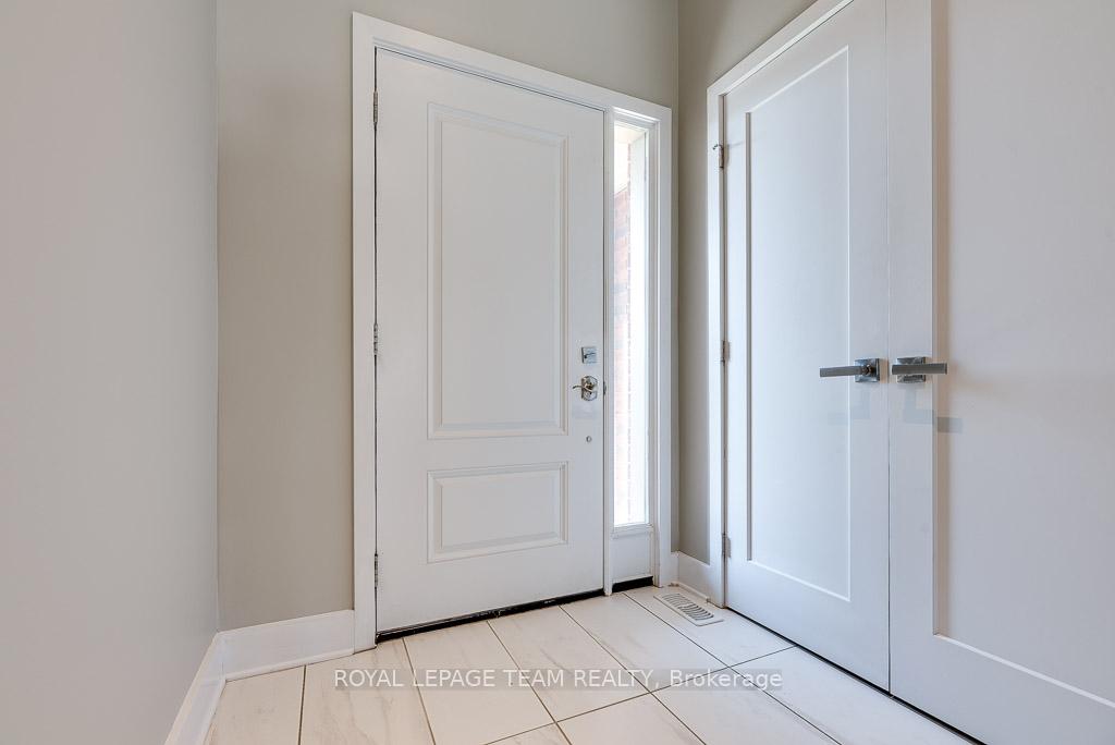 Photo 4 of 324 Fergus Crescent, Ottawa, Barrhaven - Cedargrove/Fraserdale — HOMEH