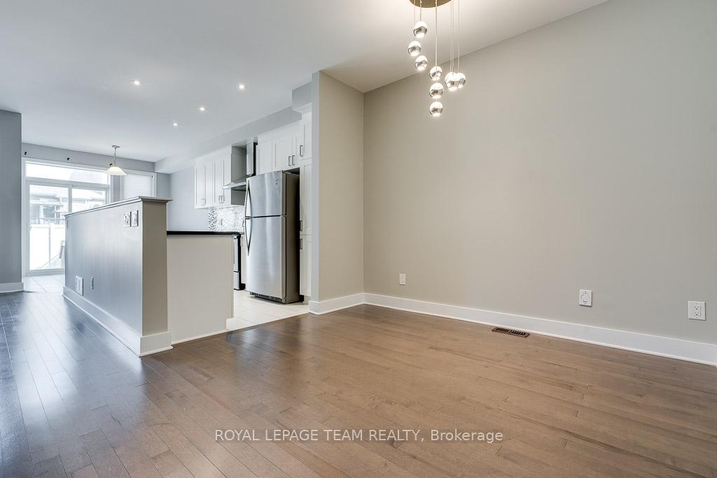 Photo 8 of 324 Fergus Crescent, Ottawa, Barrhaven - Cedargrove/Fraserdale — HOMEH