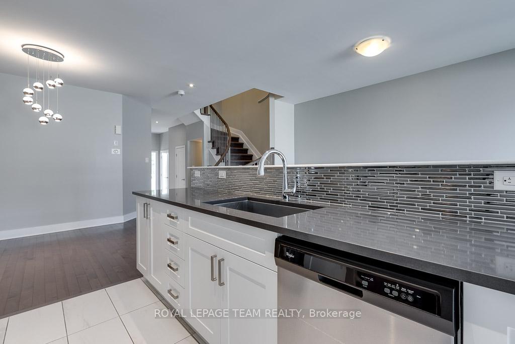 Photo 12 of 324 Fergus Crescent, Ottawa, Barrhaven - Cedargrove/Fraserdale — HOMEH