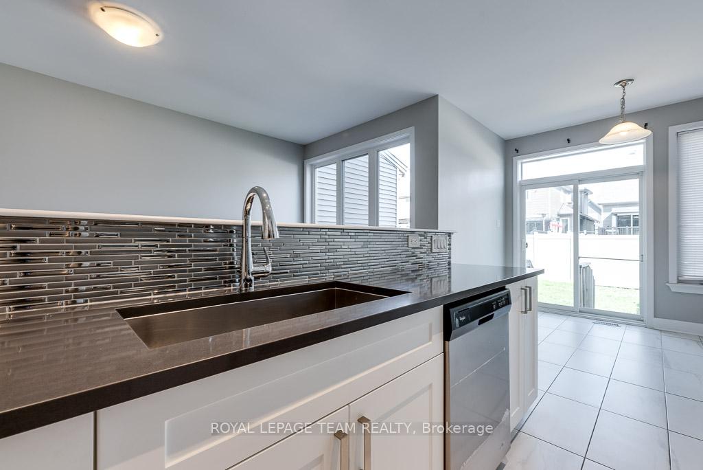 Photo 9 of 324 Fergus Crescent, Ottawa, Barrhaven - Cedargrove/Fraserdale — HOMEH