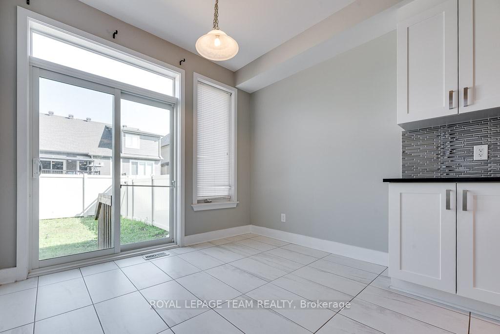 Photo 10 of 324 Fergus Crescent, Ottawa, Barrhaven - Cedargrove/Fraserdale — HOMEH