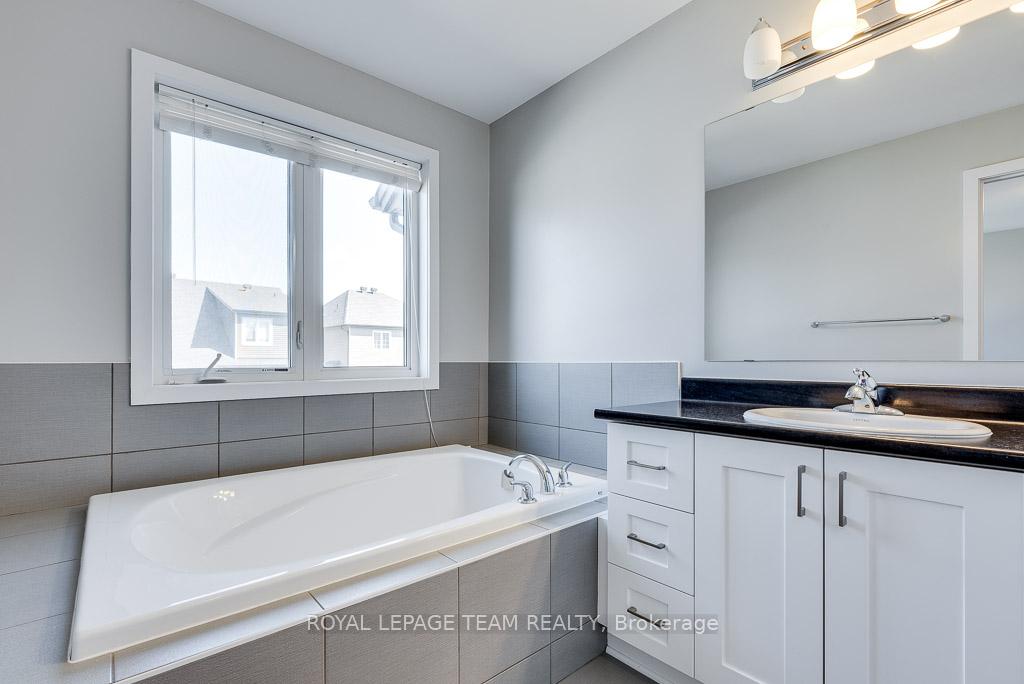 Photo 22 of 324 Fergus Crescent, Ottawa, Barrhaven - Cedargrove/Fraserdale — HOMEH